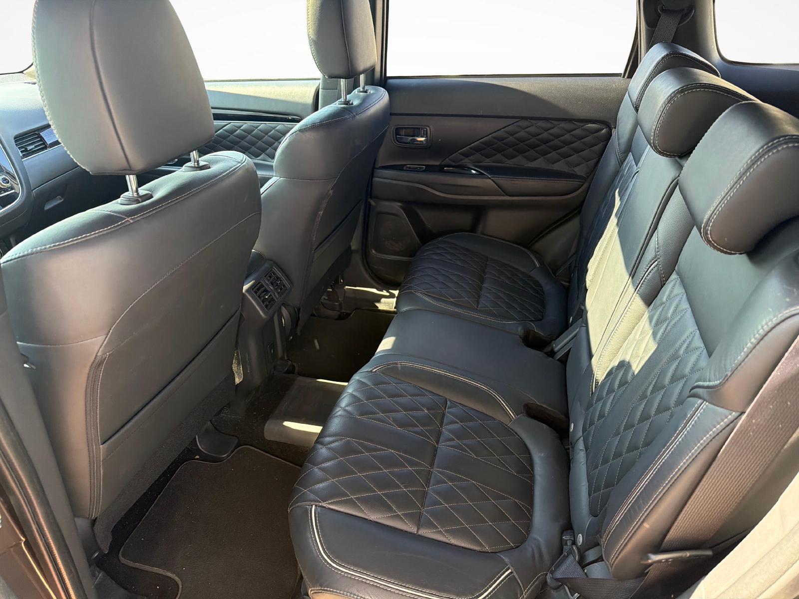 MITSUBISHI Outlander 2.4 PHEV Diamond+-image-10