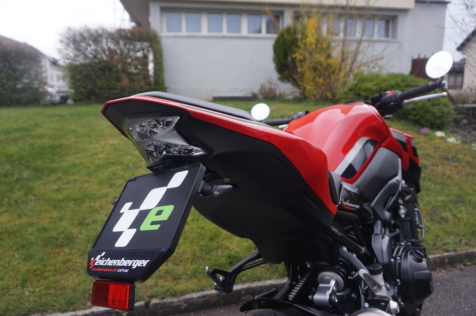 KAWASAKI Z900 ABS 50th Years mit LV10 Black Edition Auspuff-image-5
