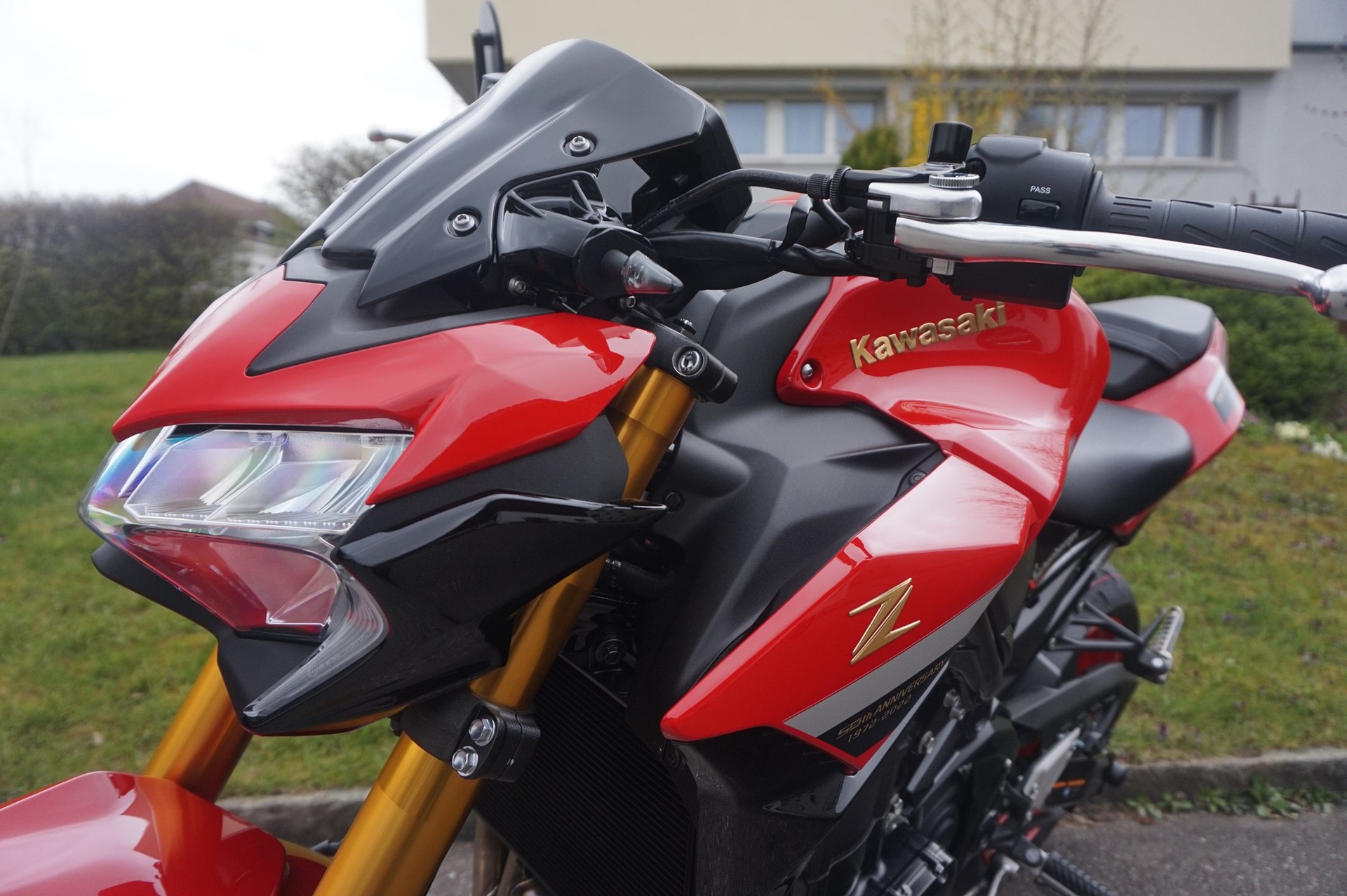 KAWASAKI Z900 ABS 50th Years mit LV10 Black Edition Auspuff-image-4