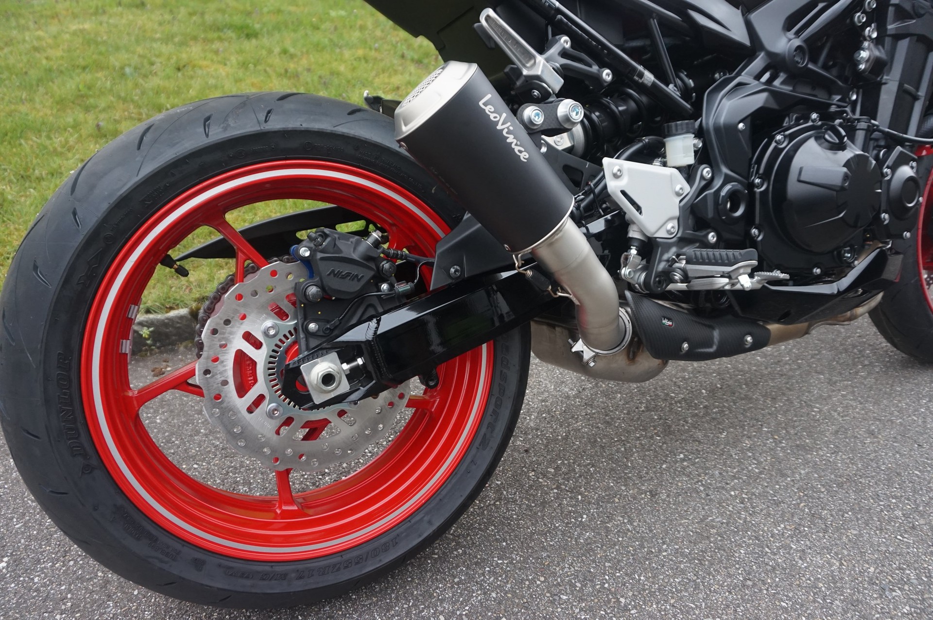 KAWASAKI Z900 ABS 50th Years mit LV10 Black Edition Auspuff-image-8