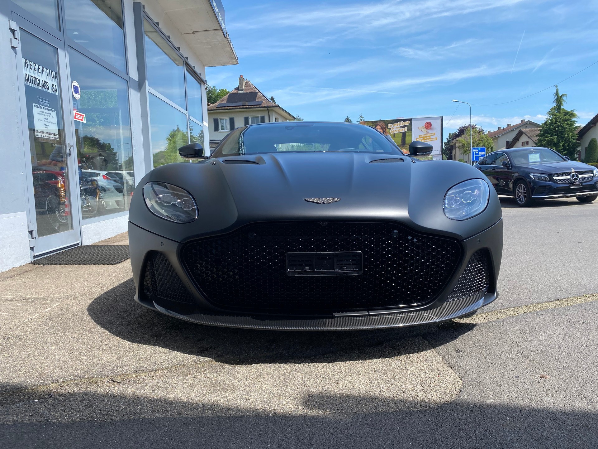 ASTON MARTIN DBS Coupé Superleggera-image-4