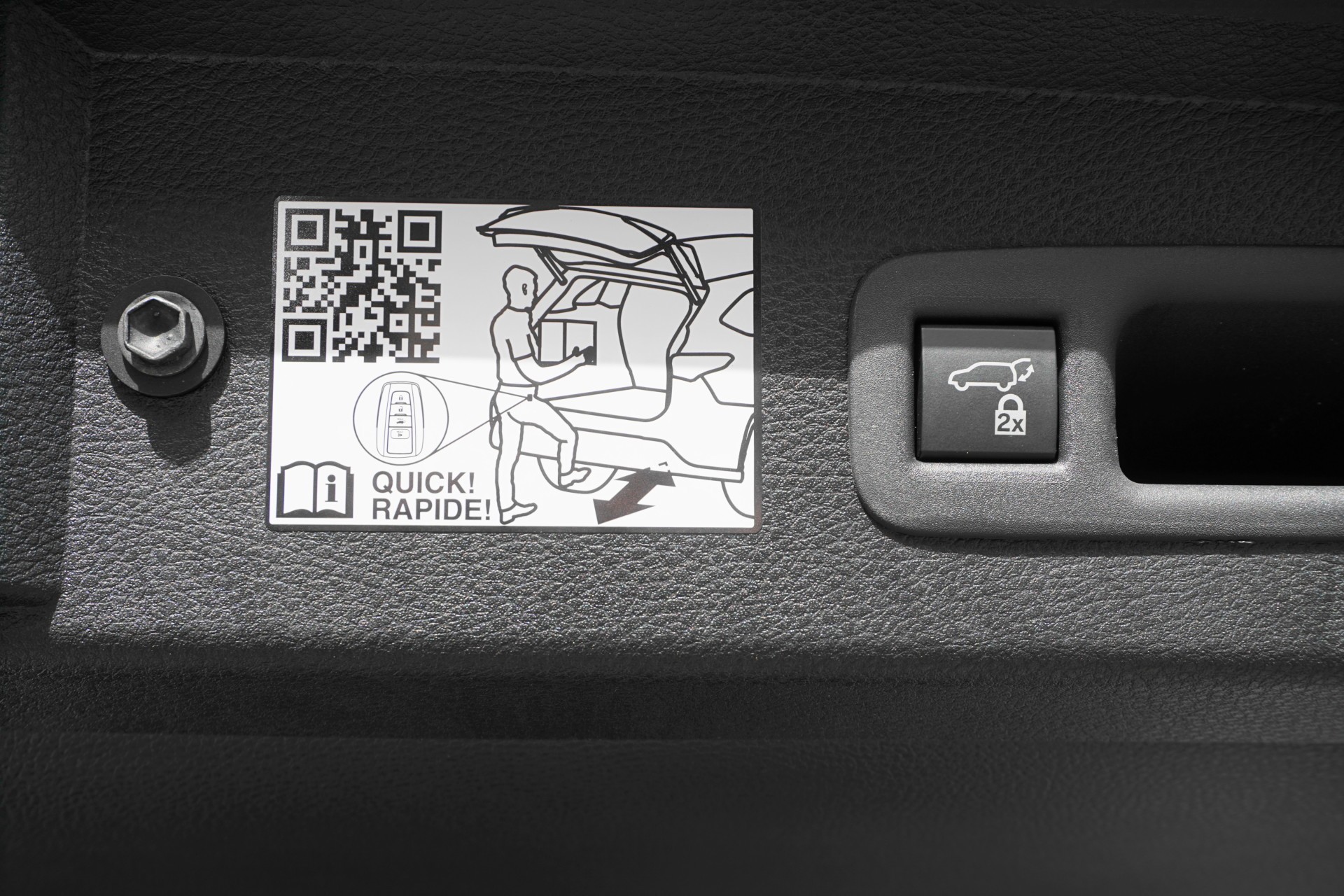 TOYOTA Sienna Hybrid Limited Premium AWD-image-13