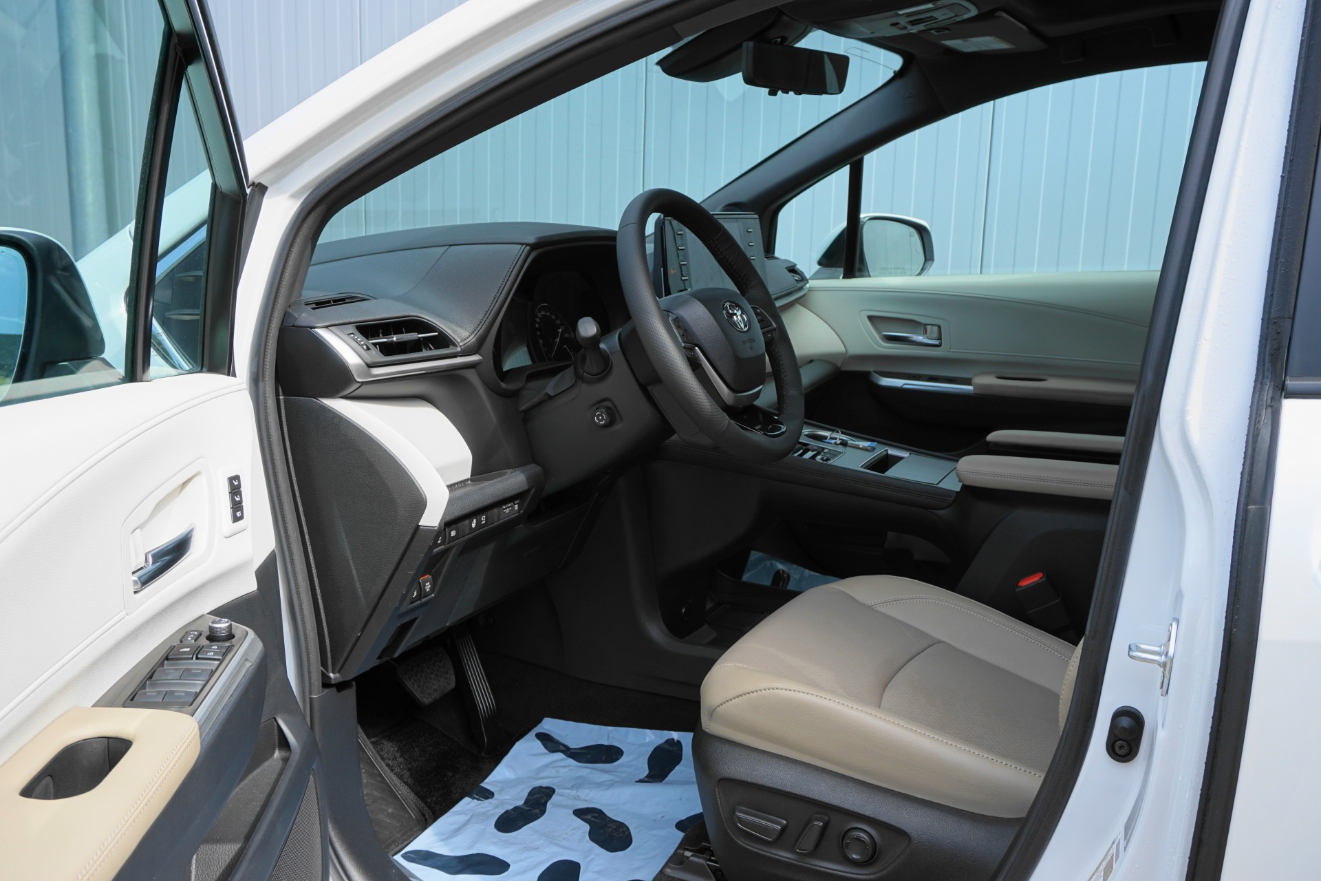 TOYOTA Sienna Hybrid Limited Premium AWD-showroom-element-1
