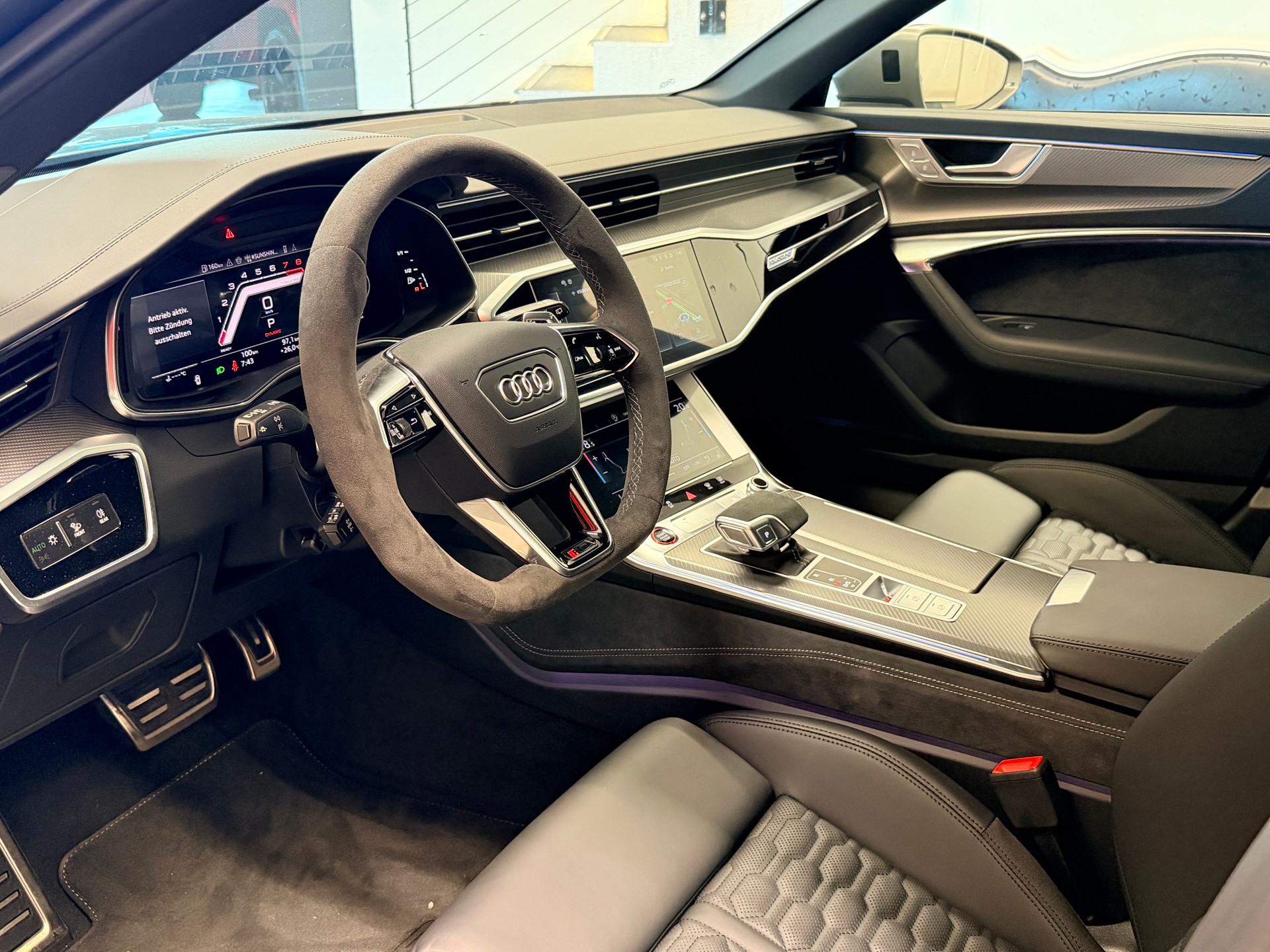 AUDI RS6 Avant 4.0 TFSI V8 Performance quattro-image-5