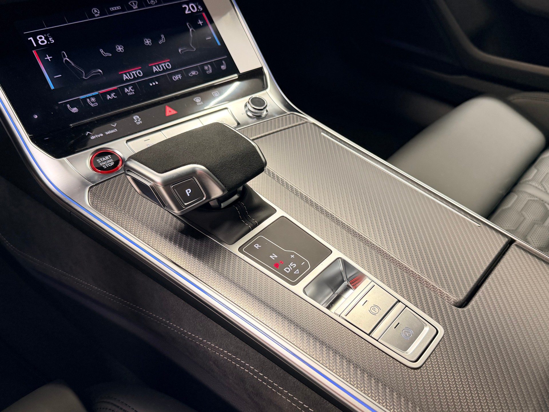 AUDI RS6 Avant 4.0 TFSI V8 Performance quattro-image-18