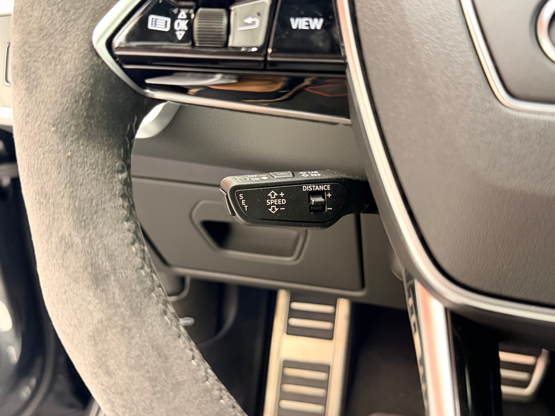 AUDI RS6 Avant 4.0 TFSI V8 Performance quattro-image-22