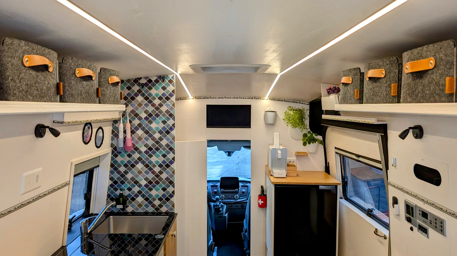 FORD Transit Kastenwagen Wohnmobil-image-9