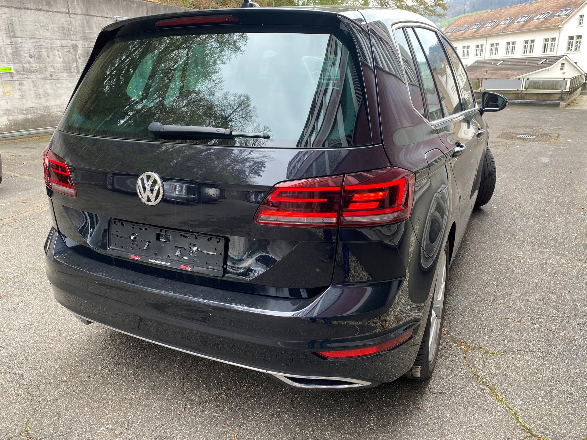 VW Golf Sportsvan 1.5 TSI EVO Highline DSG-image-3