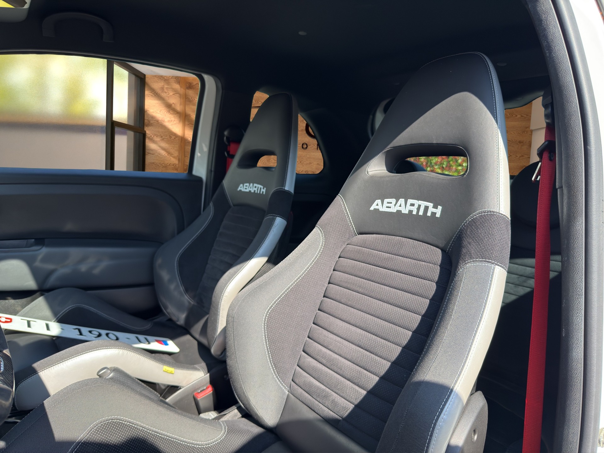 FIAT 595 1.4 16V Turbo Abarth Competizione 110° Anniv.-image-12