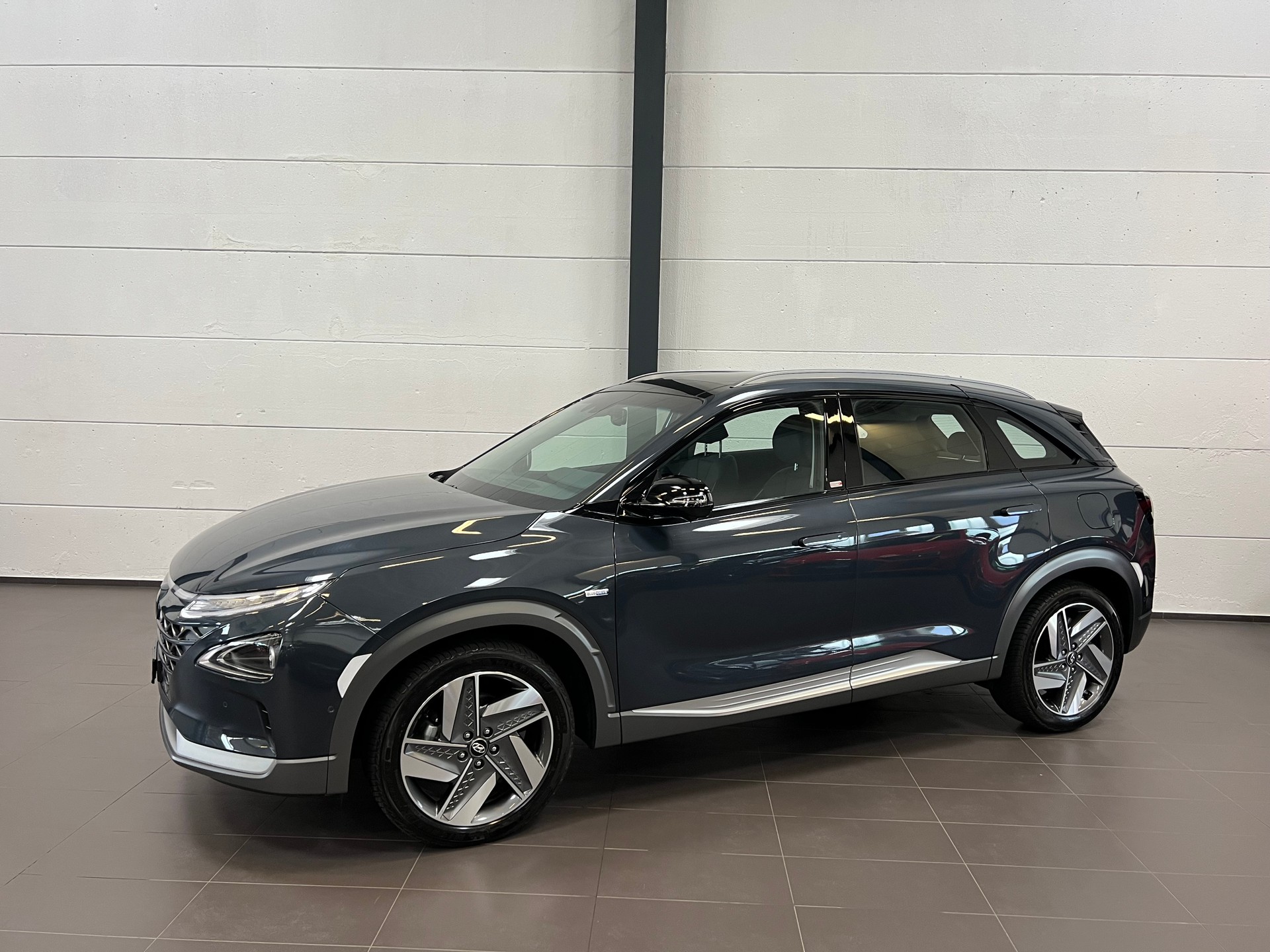 HYUNDAI Nexo Fuel Cell Amplia-showroom-element-2