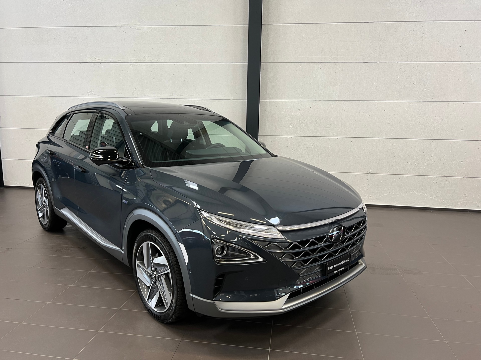 HYUNDAI Nexo Fuel Cell Amplia-showroom-element-1