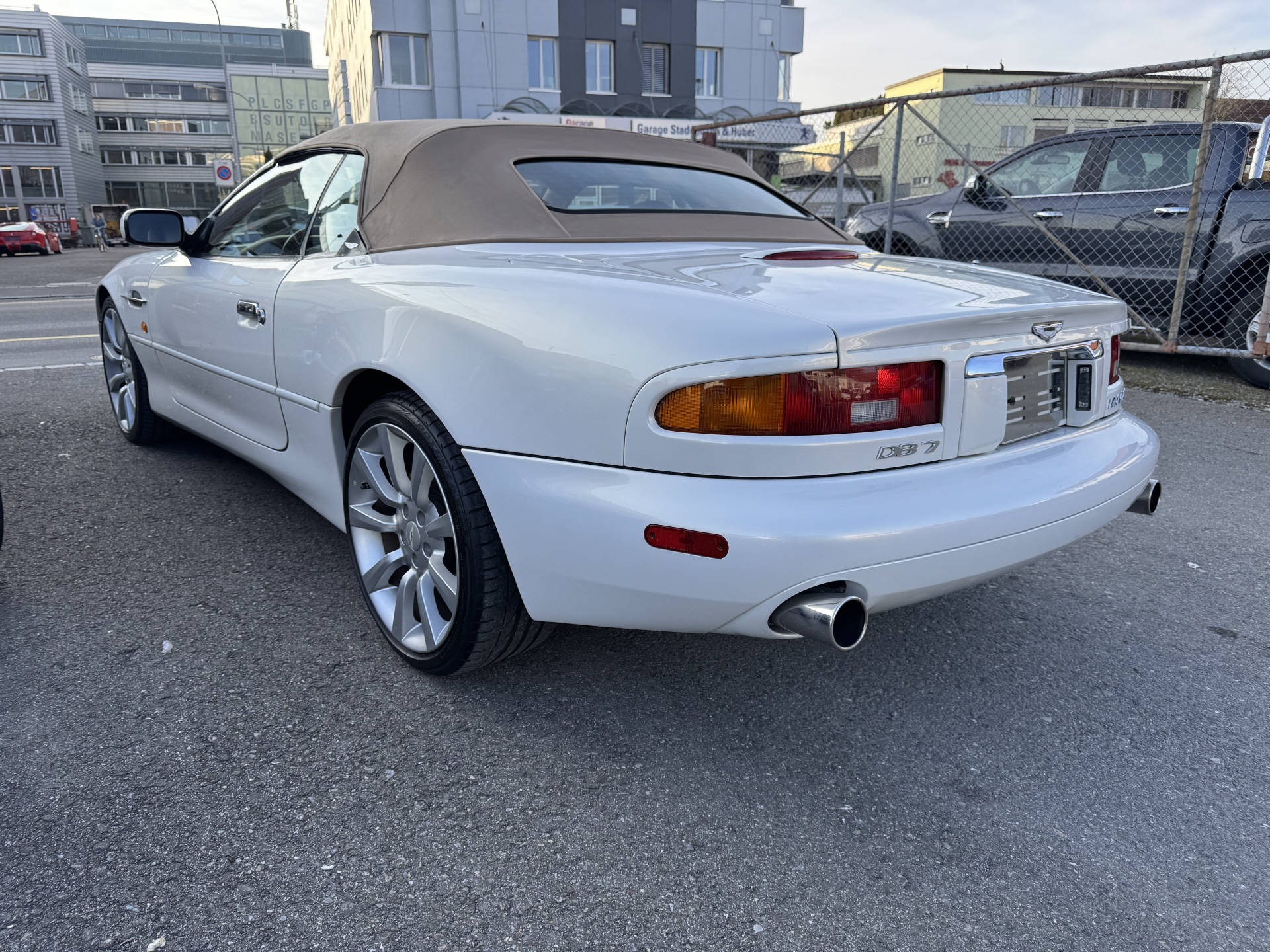 ASTON MARTIN DB7 Vantage Cabrio-image-5