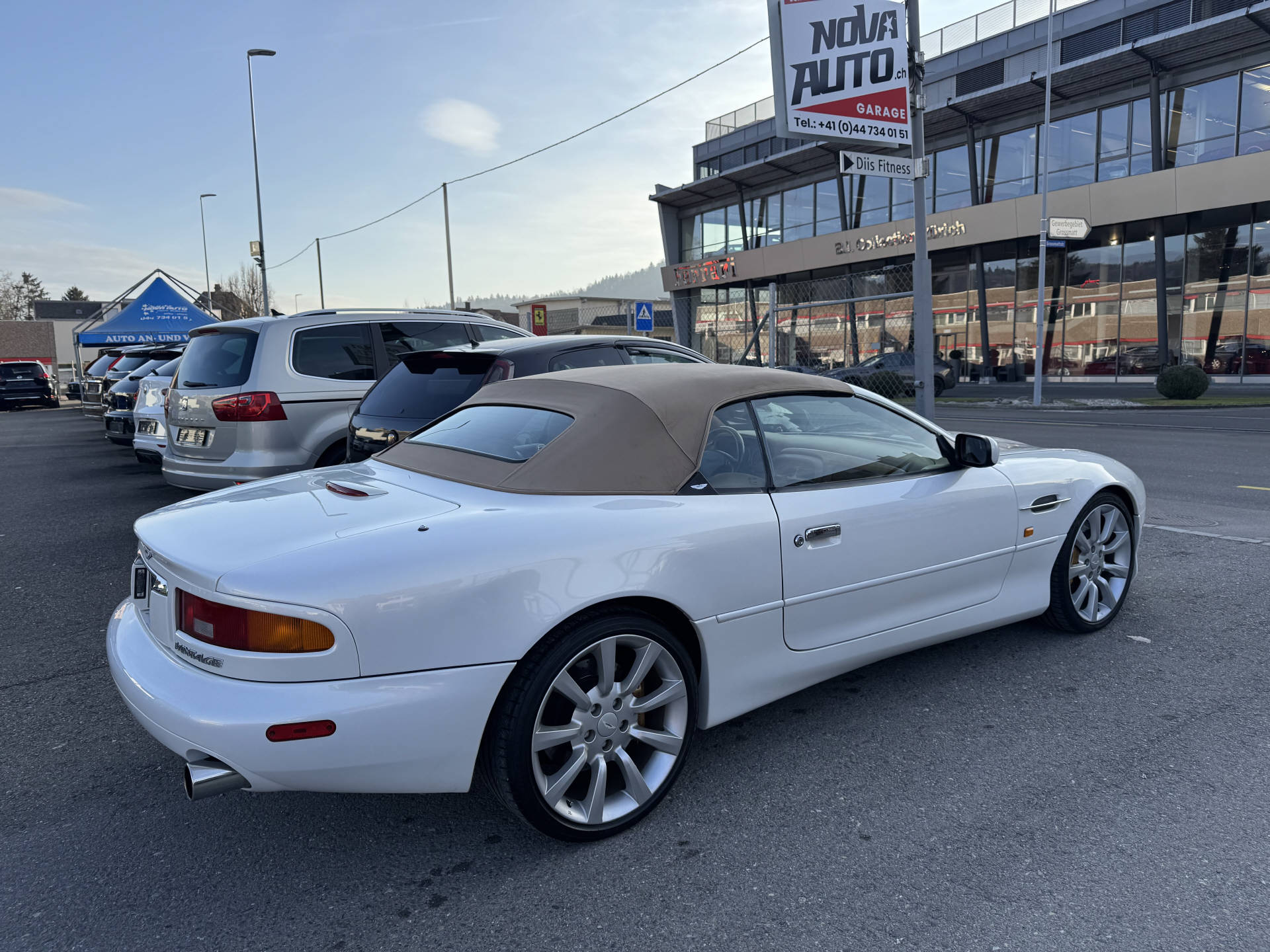 ASTON MARTIN DB7 Vantage Cabrio-image-3