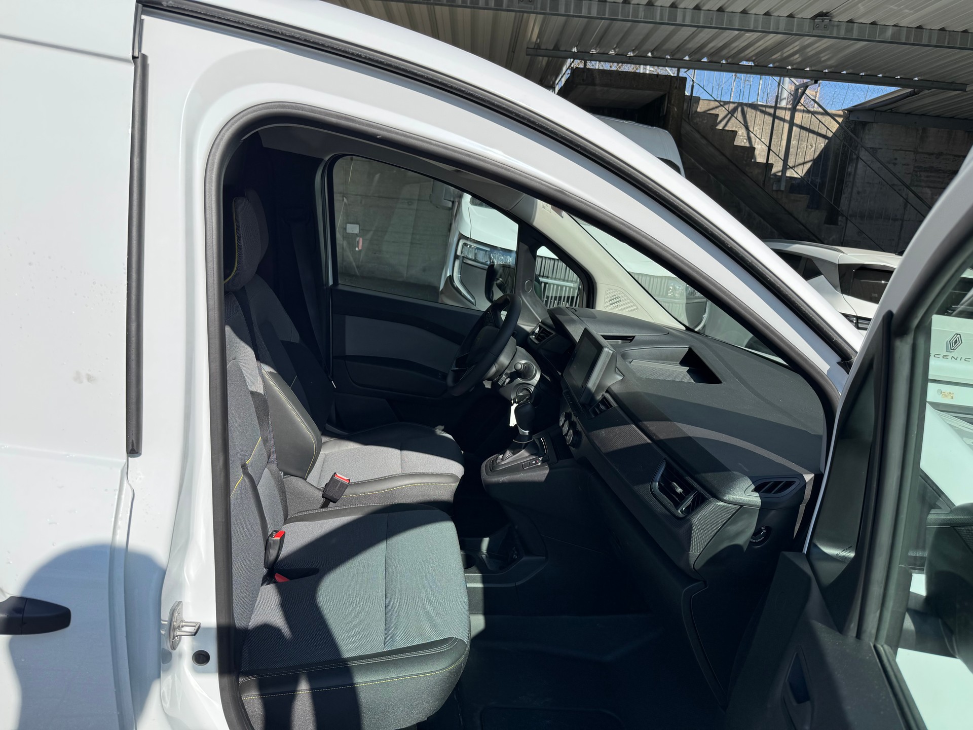 RENAULT Kangoo Van 1.3TCe Standard L2 130 PF Extra EDC-image-11