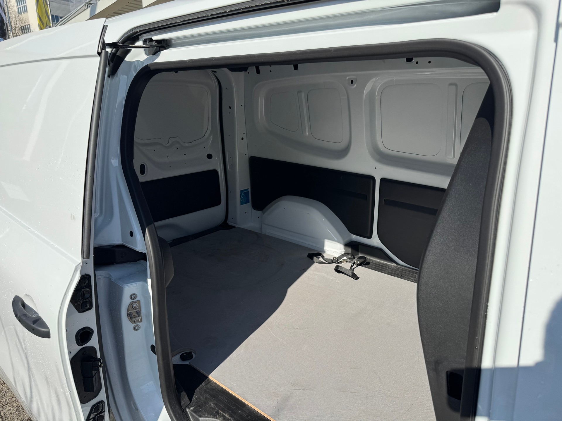 RENAULT Kangoo Van 1.3TCe Standard L2 130 PF Extra EDC-image-13