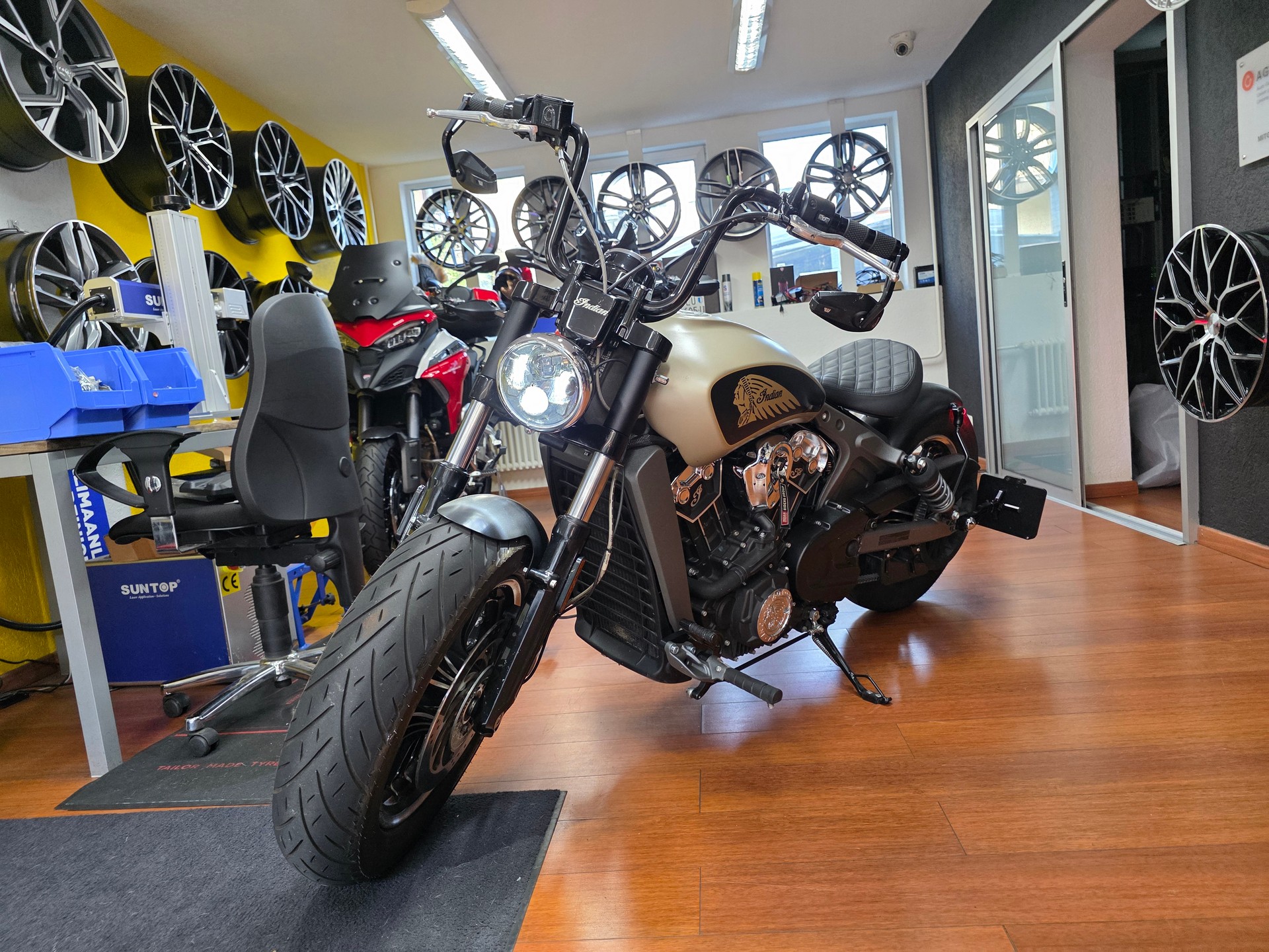 INDIAN Scout ABS-image-8