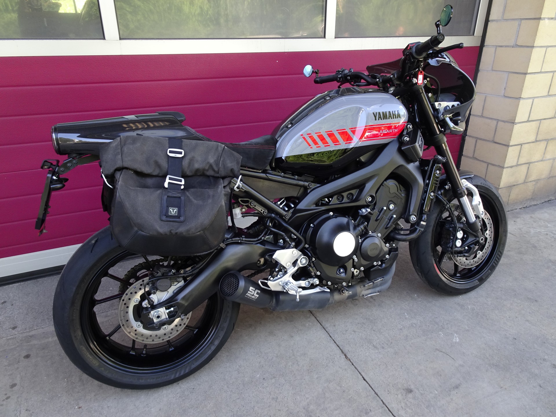 YAMAHA XSR 900 Abarth-showroom-element-3
