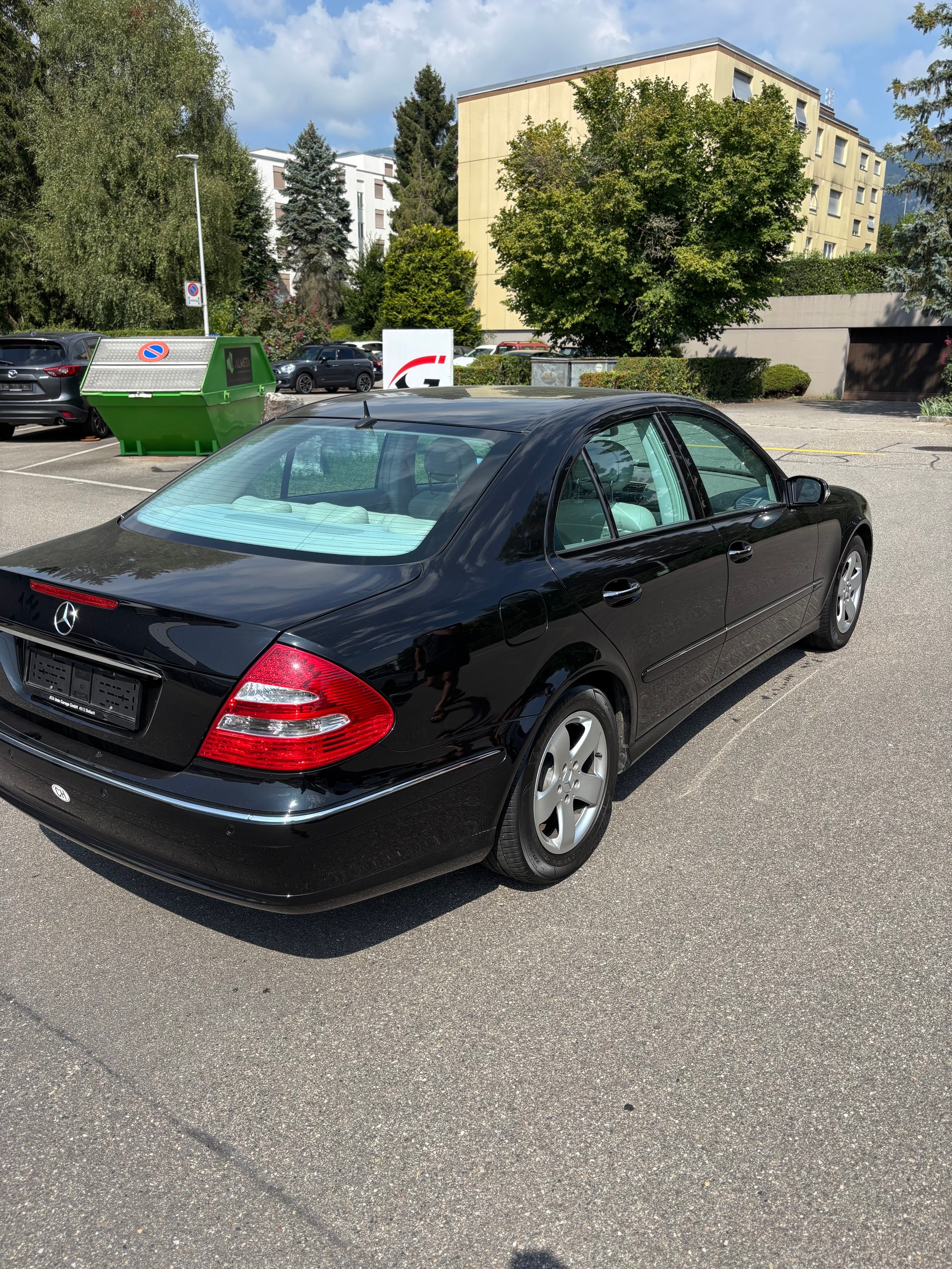 MERCEDES-BENZ E 240 Avantgarde-image-5