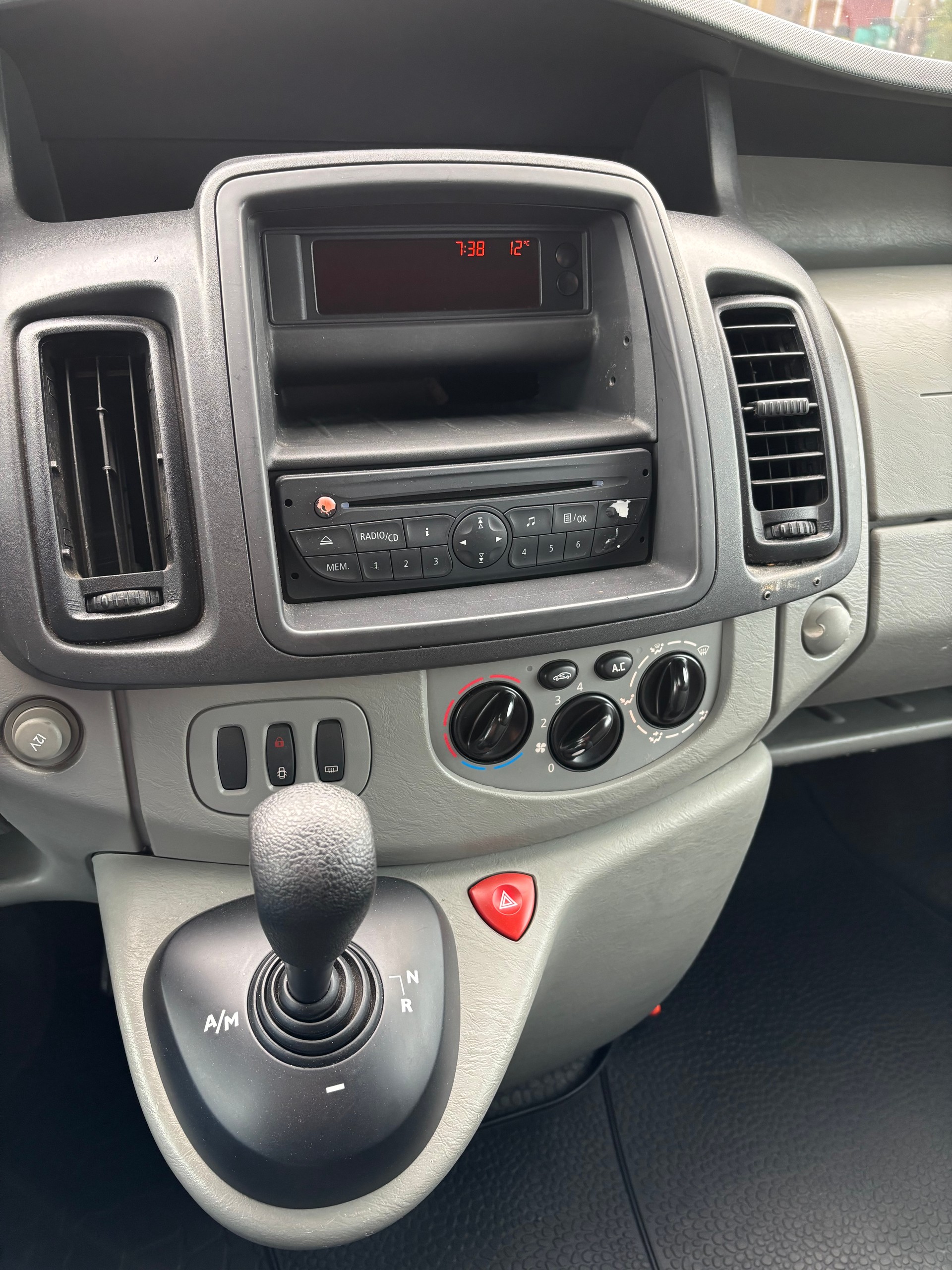 OPEL Vivaro 2.0 CDTI ecoFLEX 2.9t L2H1 Easytronic-image-10