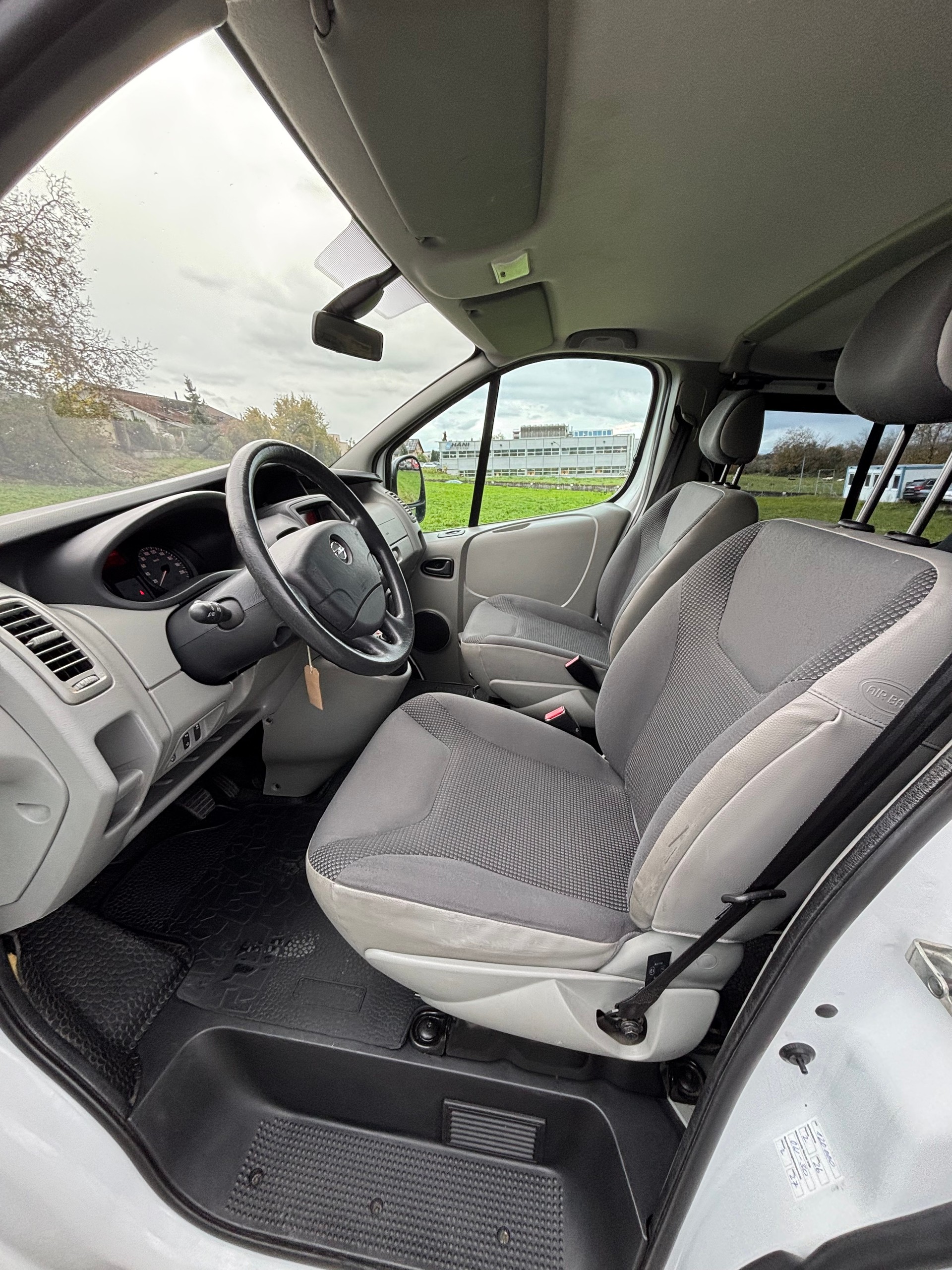 OPEL Vivaro 2.0 CDTI ecoFLEX 2.9t L2H1 Easytronic-image-8