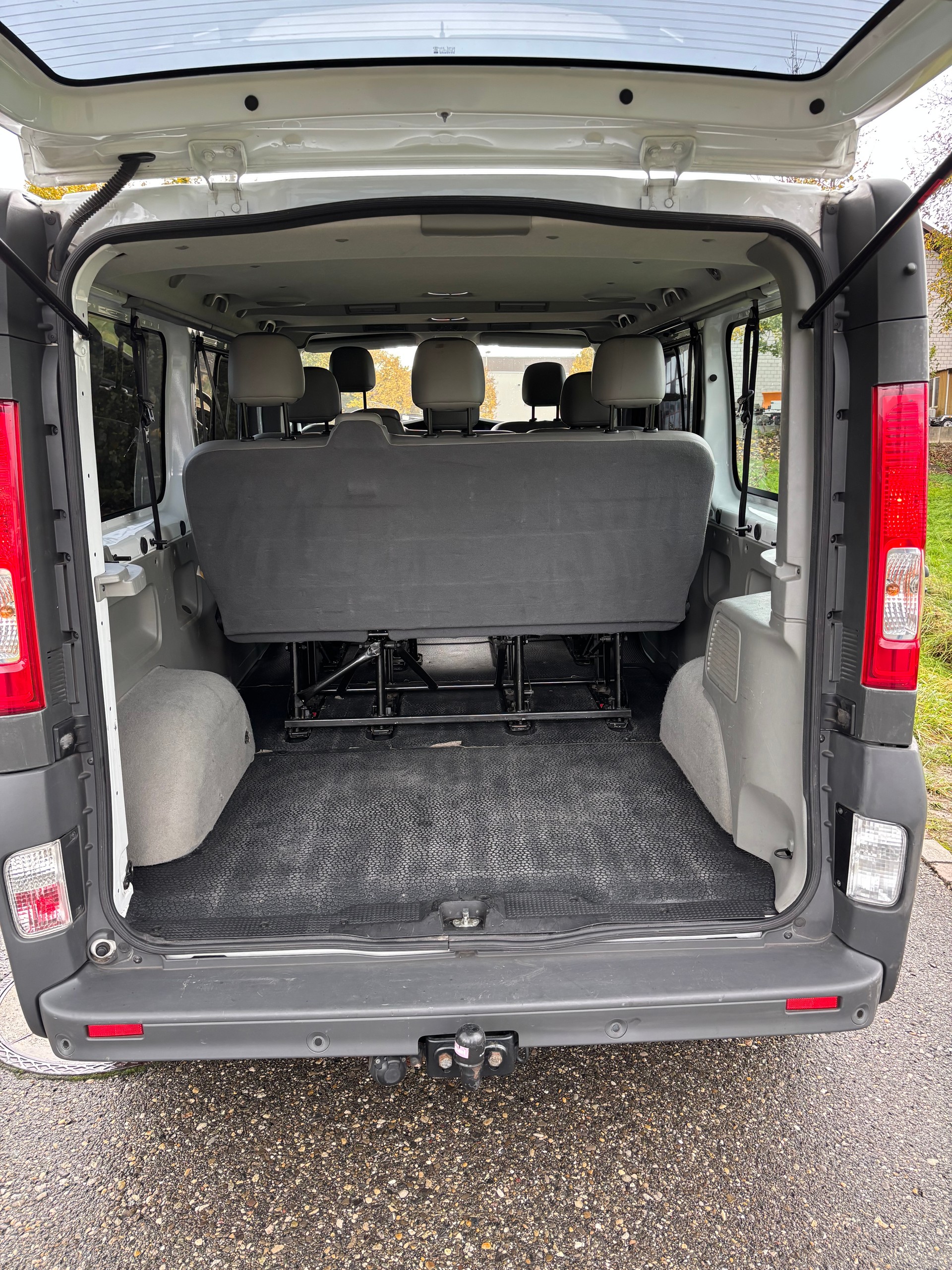 OPEL Vivaro 2.0 CDTI ecoFLEX 2.9t L2H1 Easytronic-image-15