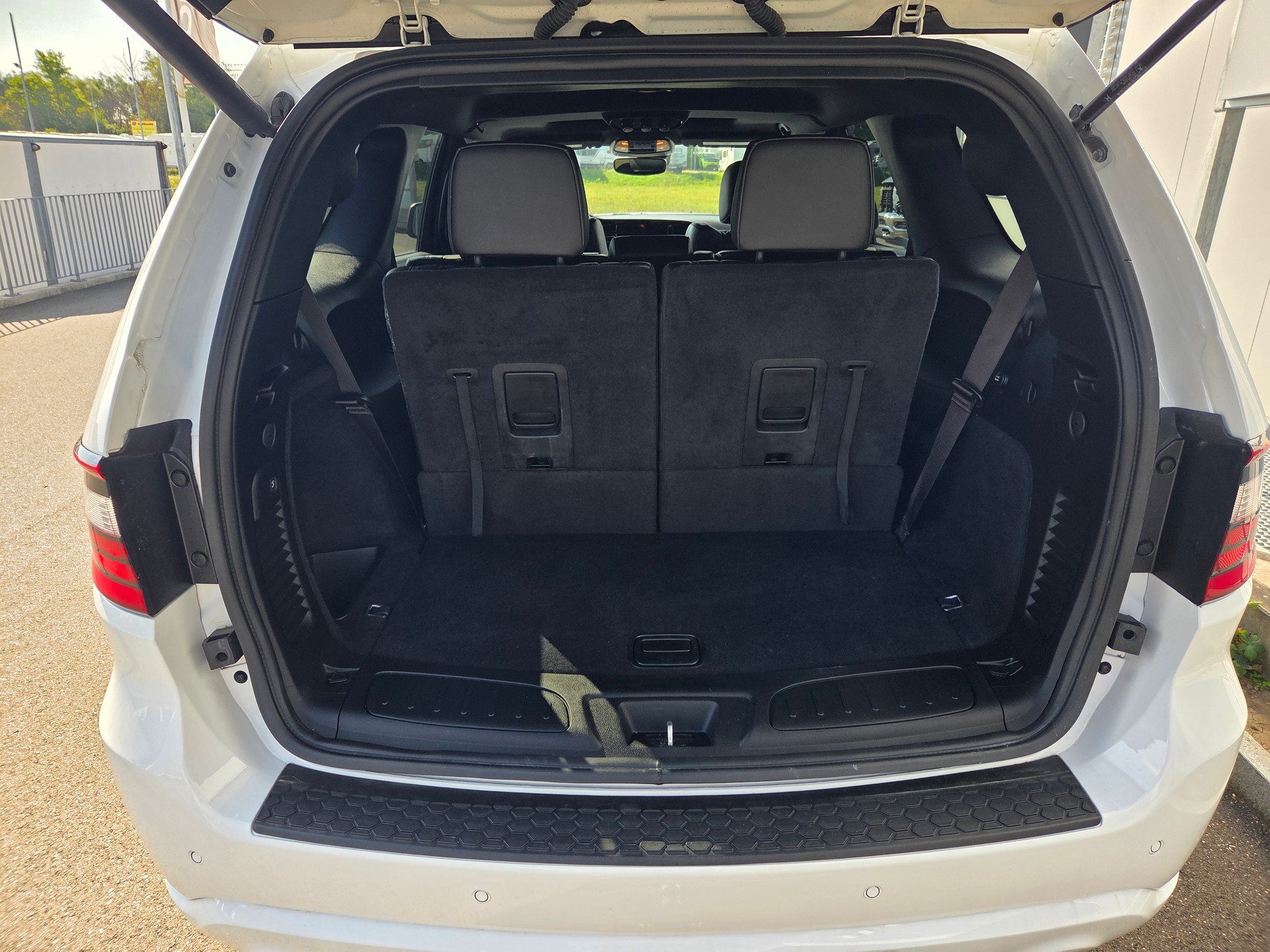DODGE Durango 5.7 V8 4x4 R/T 365PS / 7-Plätzer 3.5 T AHK-image-4