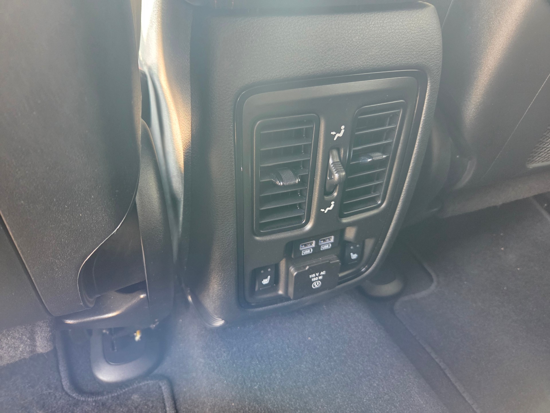 DODGE Durango 5.7 V8 4x4 R/T 365PS / 7-Plätzer 3.5 T AHK-image-10