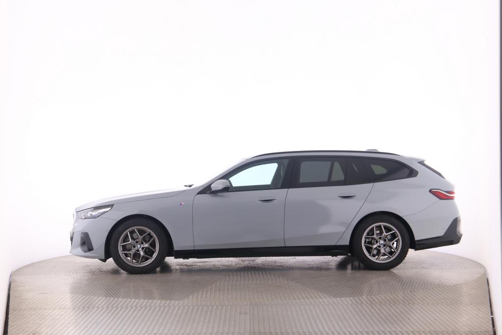 BMW 520d xDrive Touring-showroom-element-3