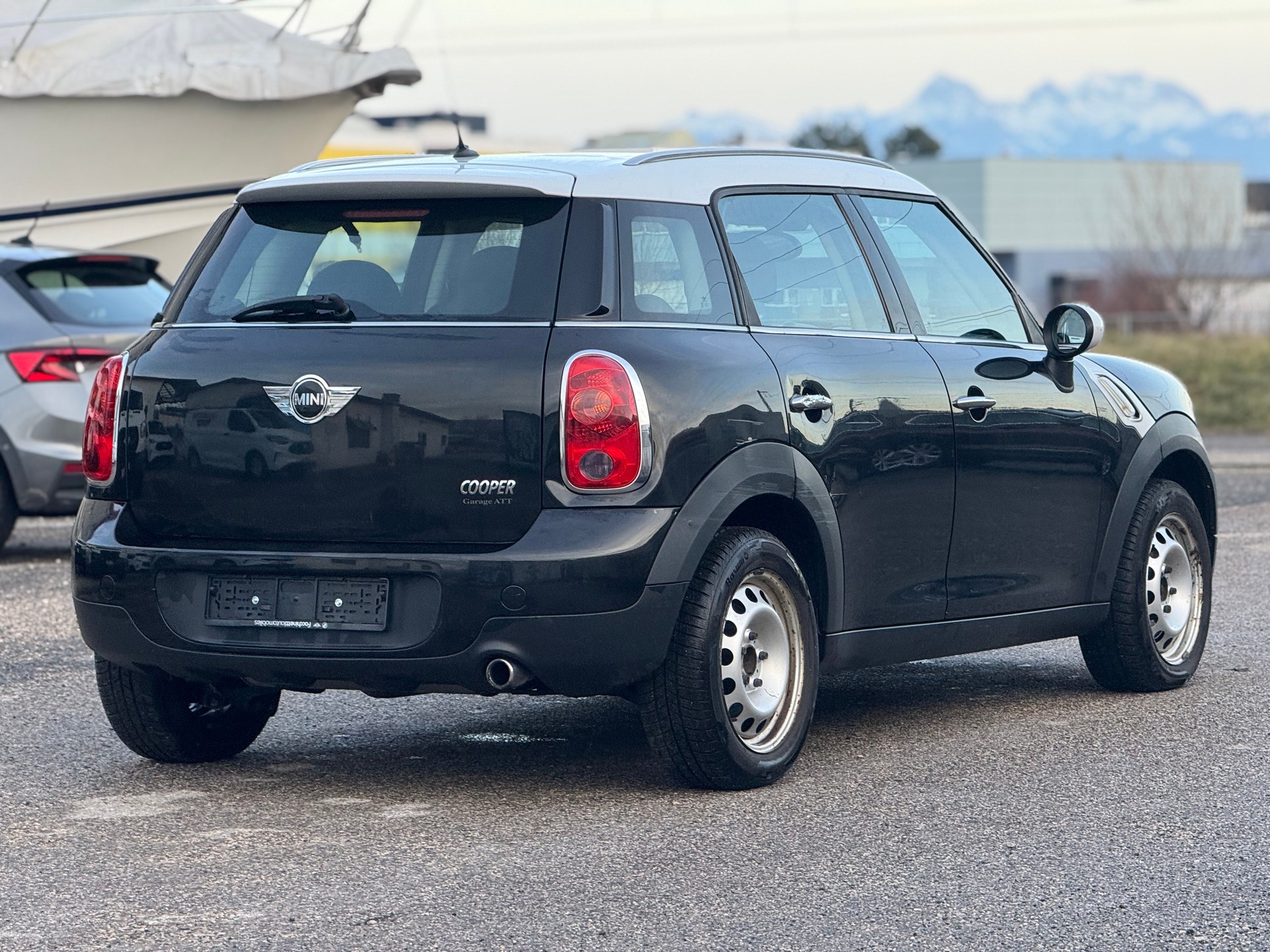 MINI Countryman Cooper FWD-image-3