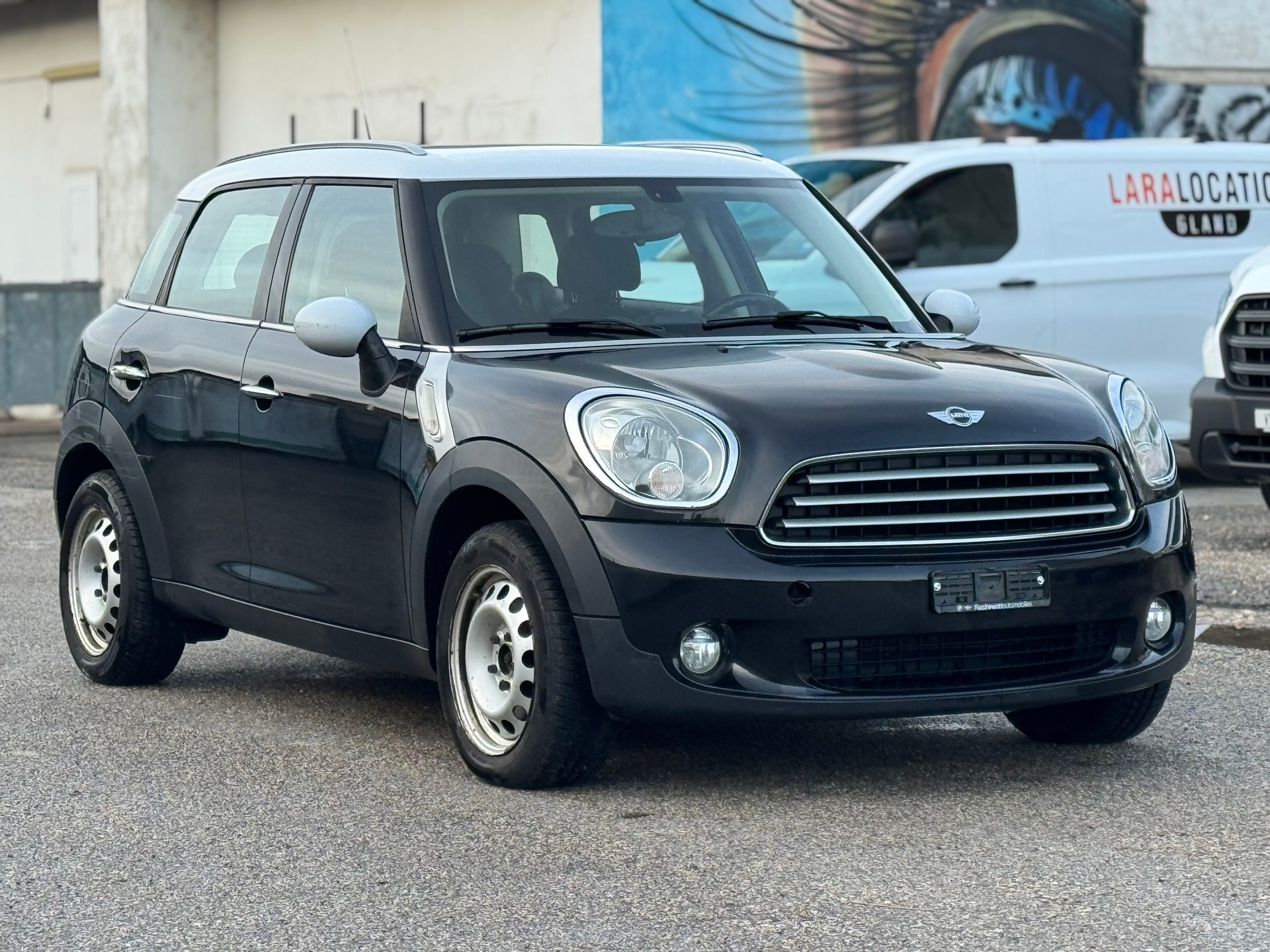 MINI Countryman Cooper FWD-image-2
