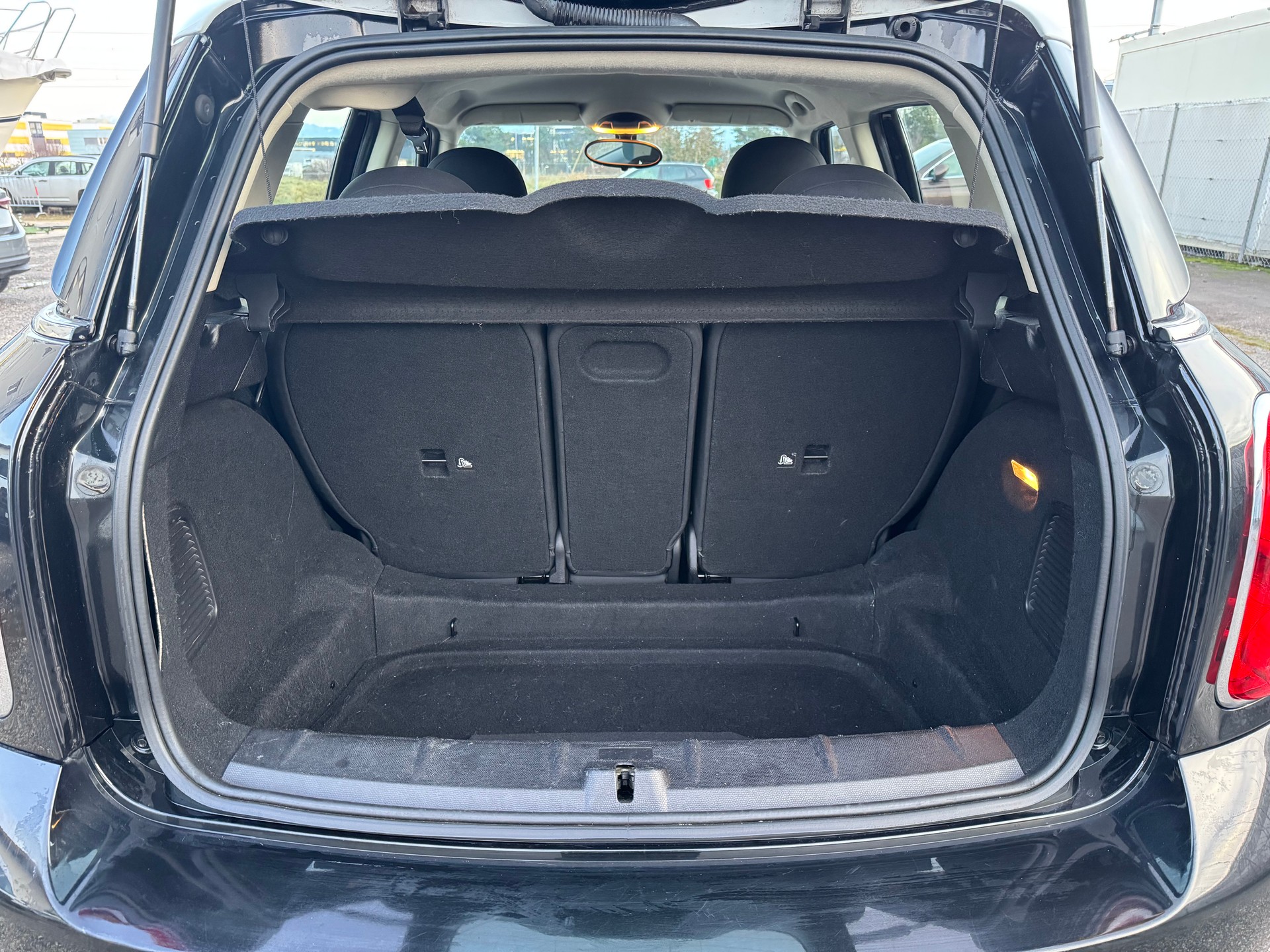 MINI Countryman Cooper FWD-image-6