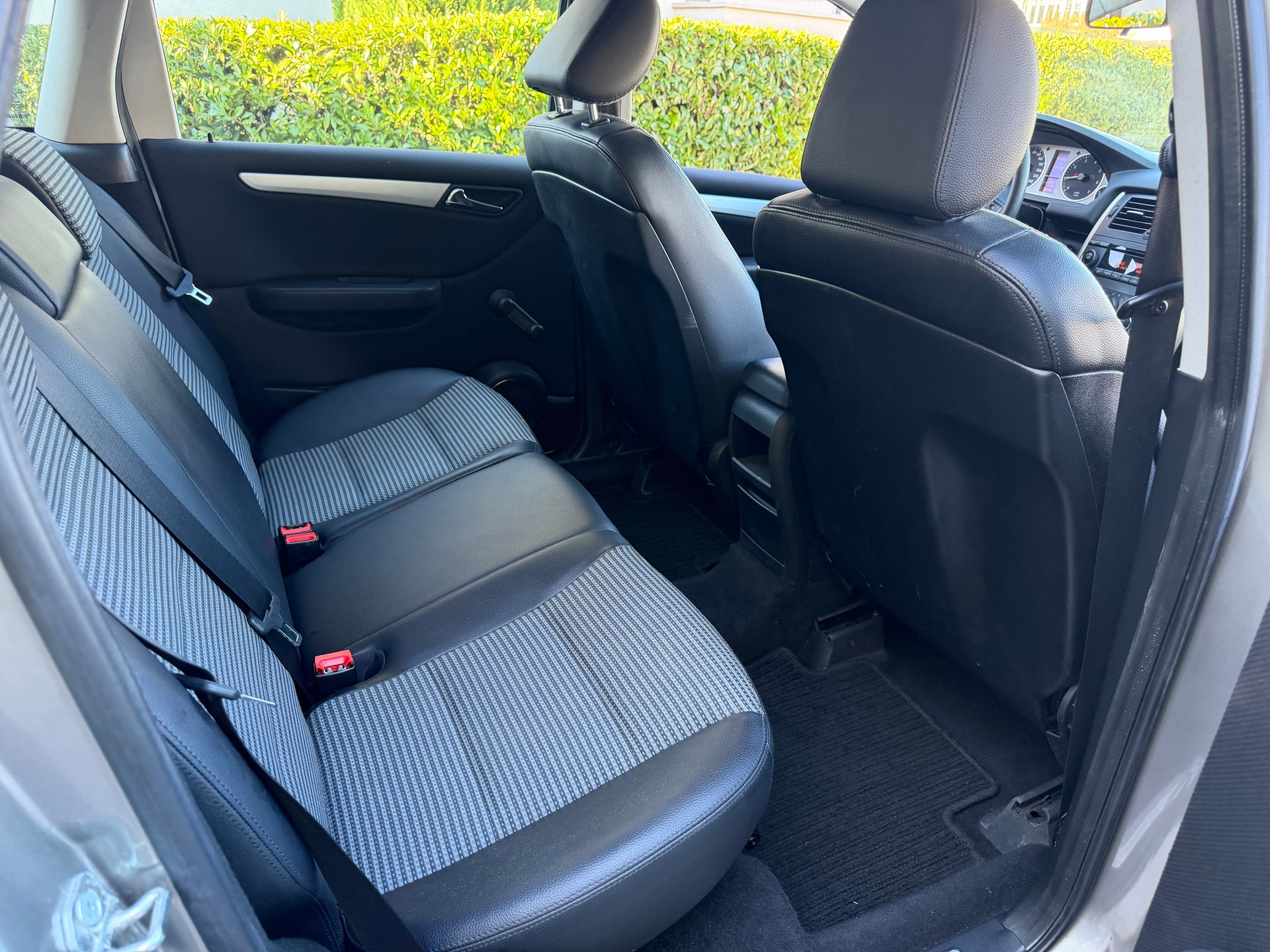 MERCEDES-BENZ B 170-image-7