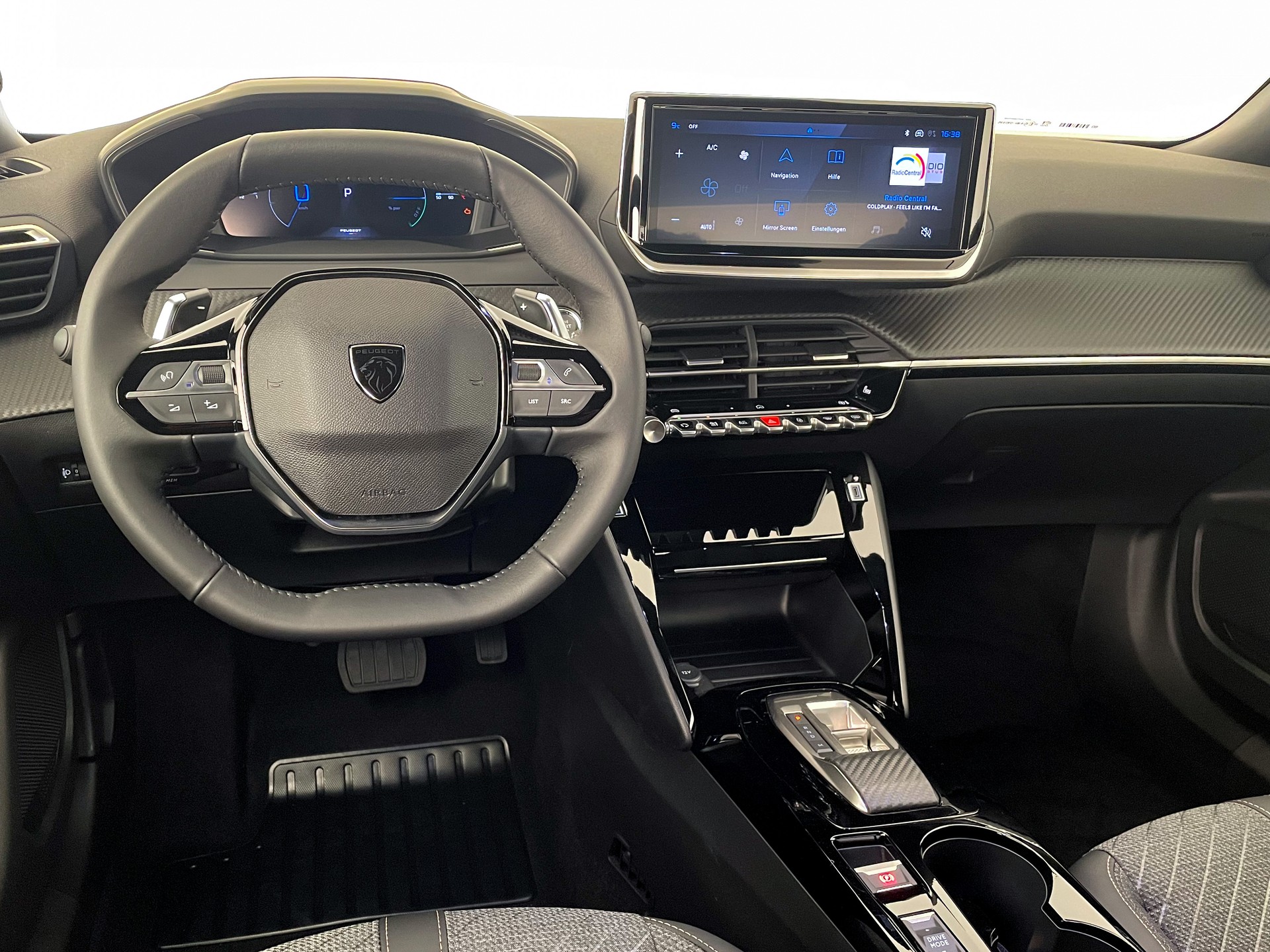 PEUGEOT 2008 1.2 Hybrid 145PS Allure Premium-image-21