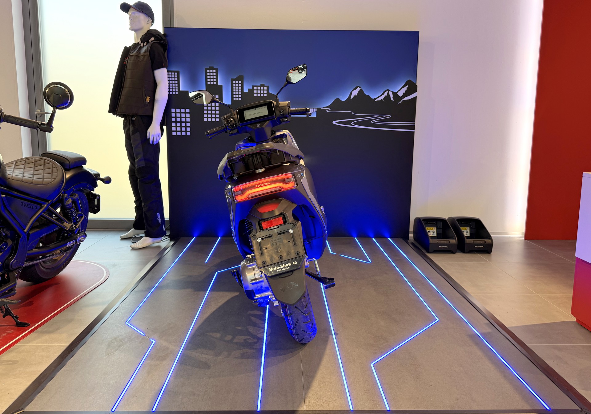 HONDA EVP 4 2026-showroom-element-3