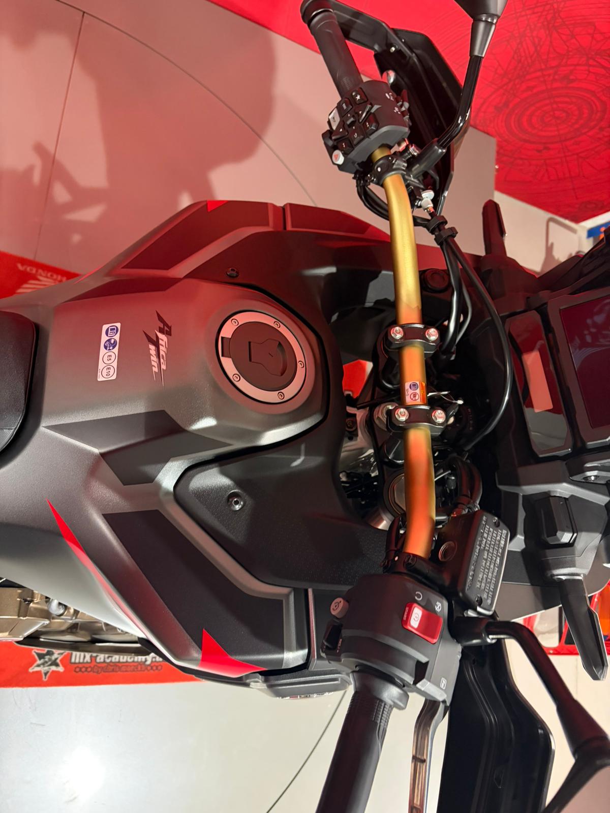 HONDA CRF1100L Africa Twin Adventure Sports ES**Modell 2026**Matte Irdium Grey Metallic**Neufahrzeug**-image-9