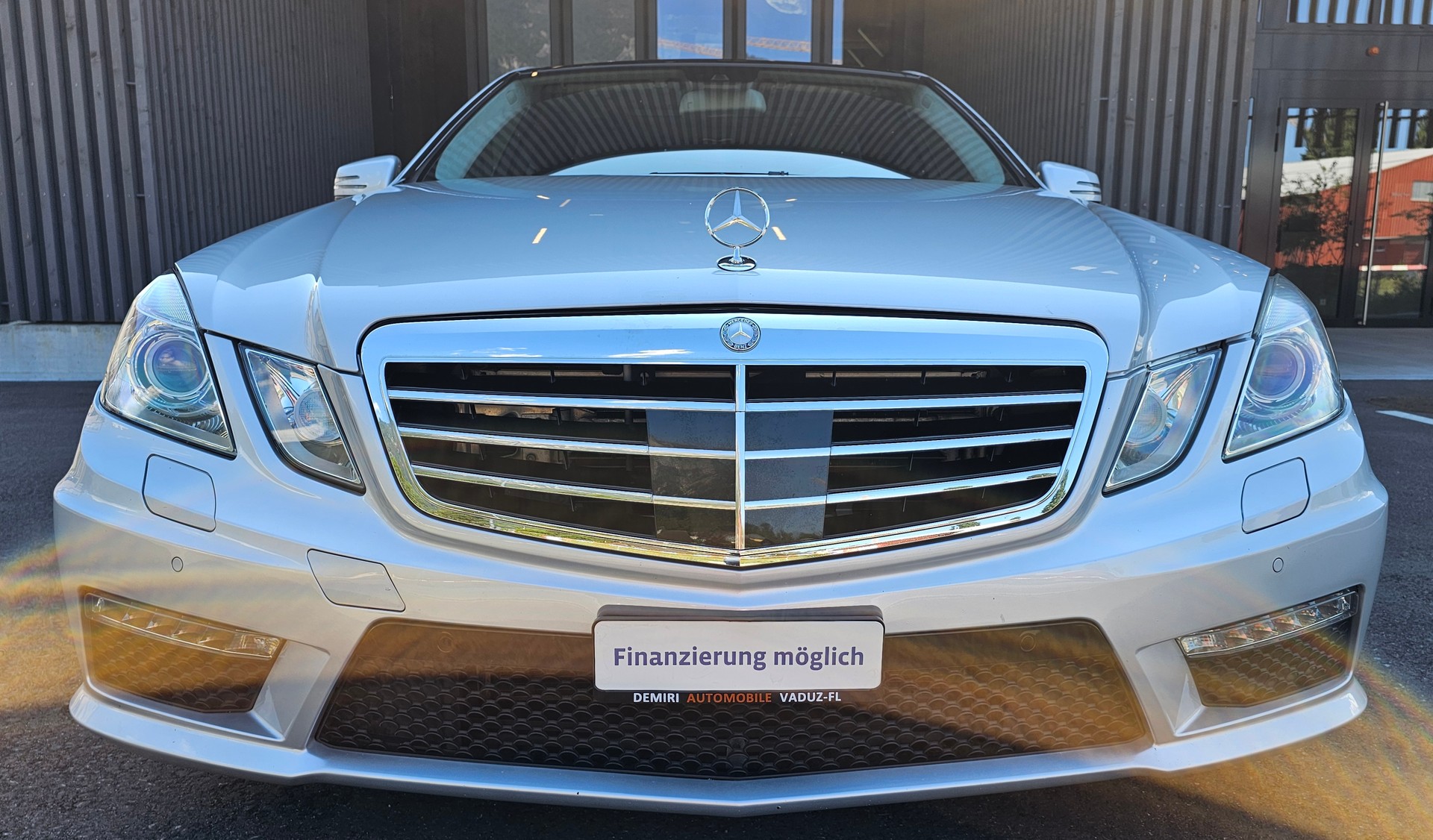 MERCEDES-BENZ E 500 Avantgarde AMG Optik 7G-Tronic-image-6