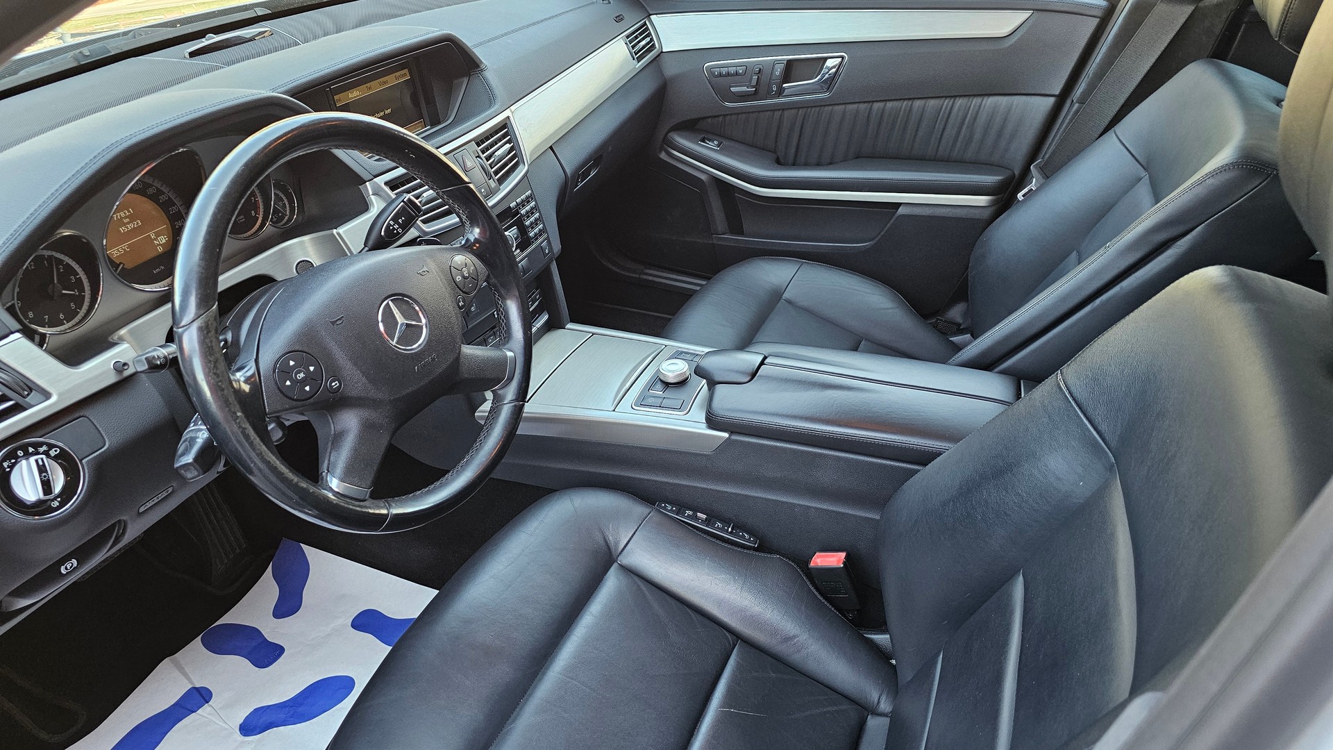 MERCEDES-BENZ E 500 Avantgarde AMG Optik 7G-Tronic-image-8