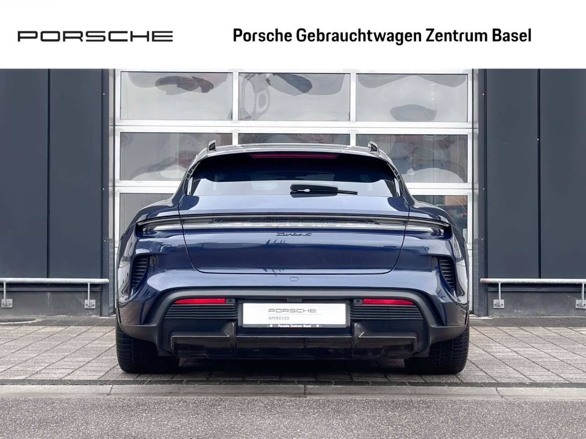 PORSCHE Taycan Turbo S Cross Turismo-image-7