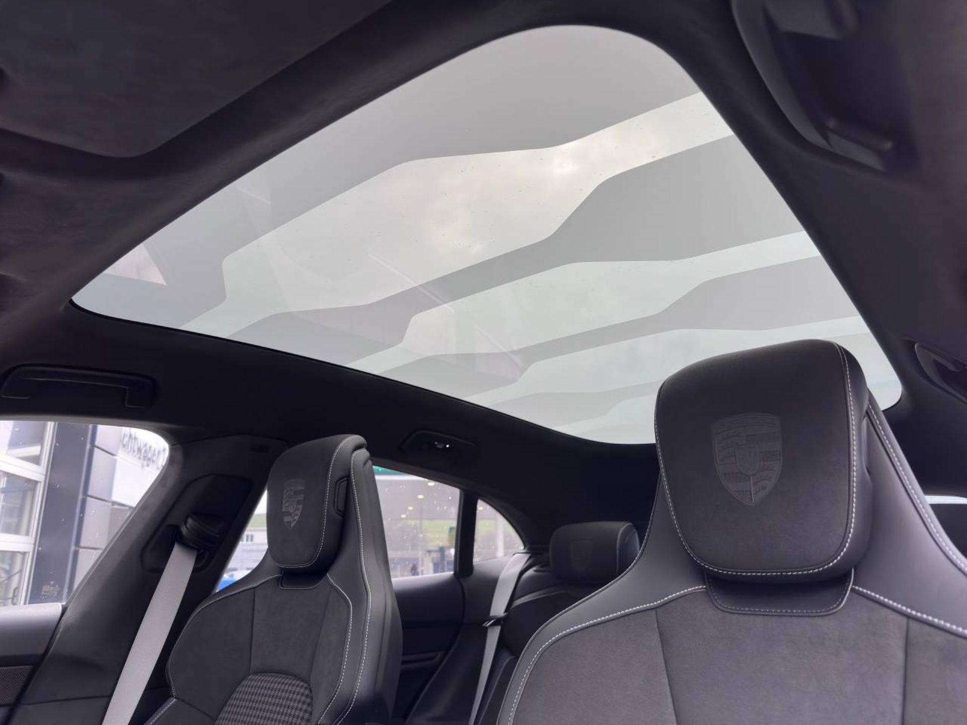 PORSCHE Taycan Turbo S Cross Turismo-image-16