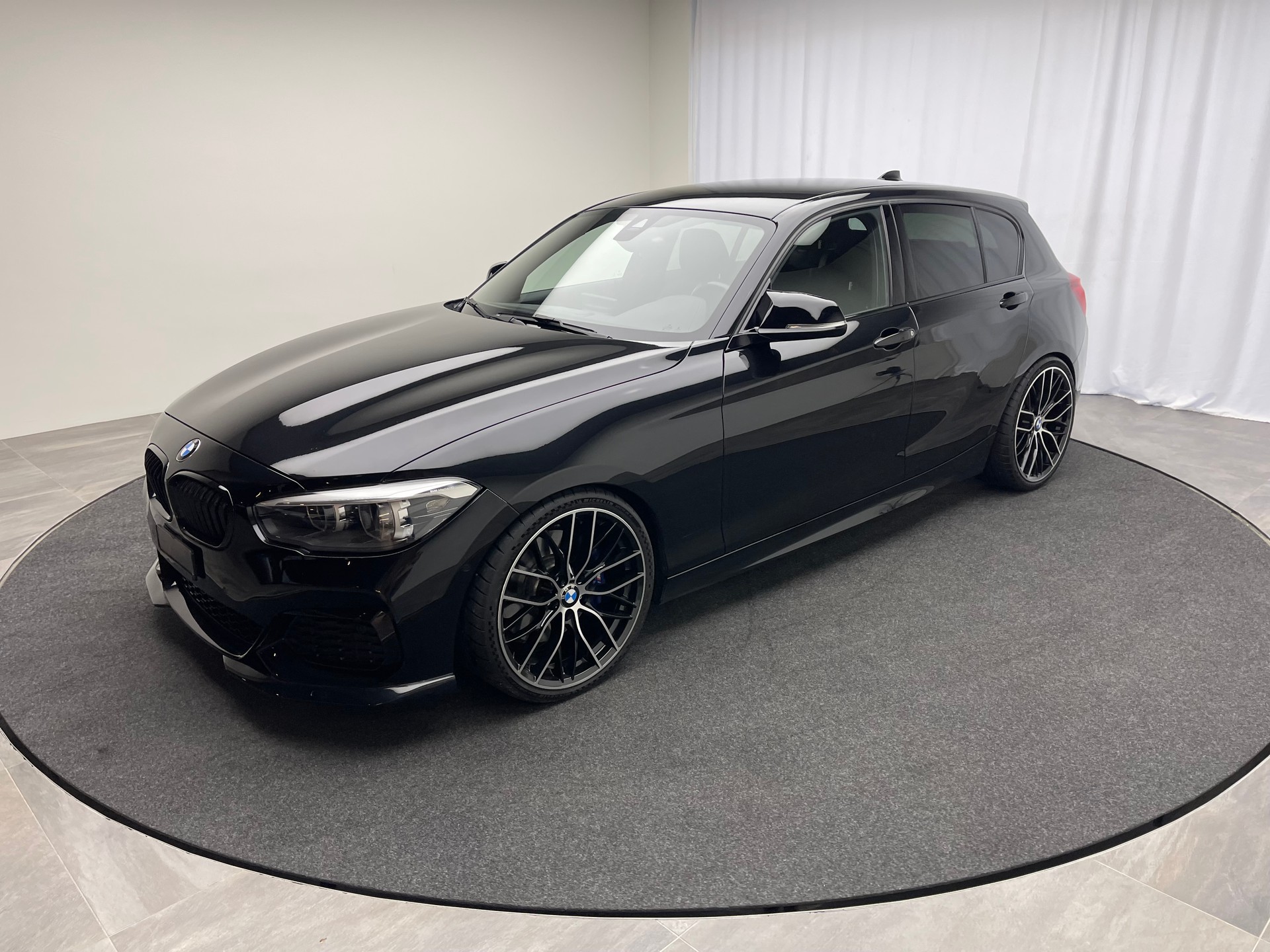 BMW M140i xDrive Steptronic