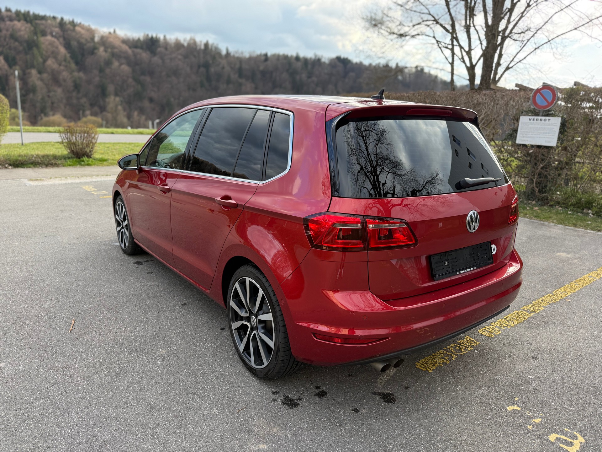 VW Golf Sportsvan 2.0 TDI Comfortline DSG-image-1