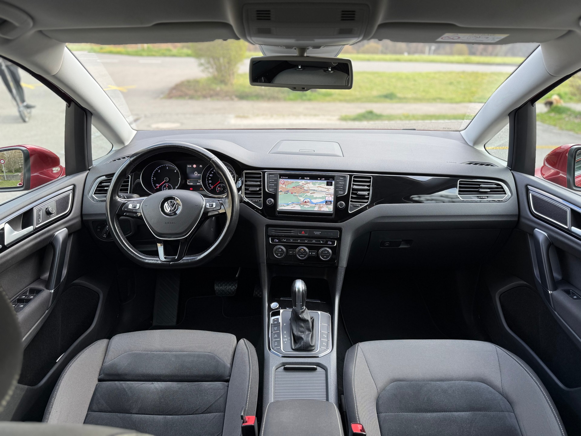 VW Golf Sportsvan 2.0 TDI Comfortline DSG-image-4