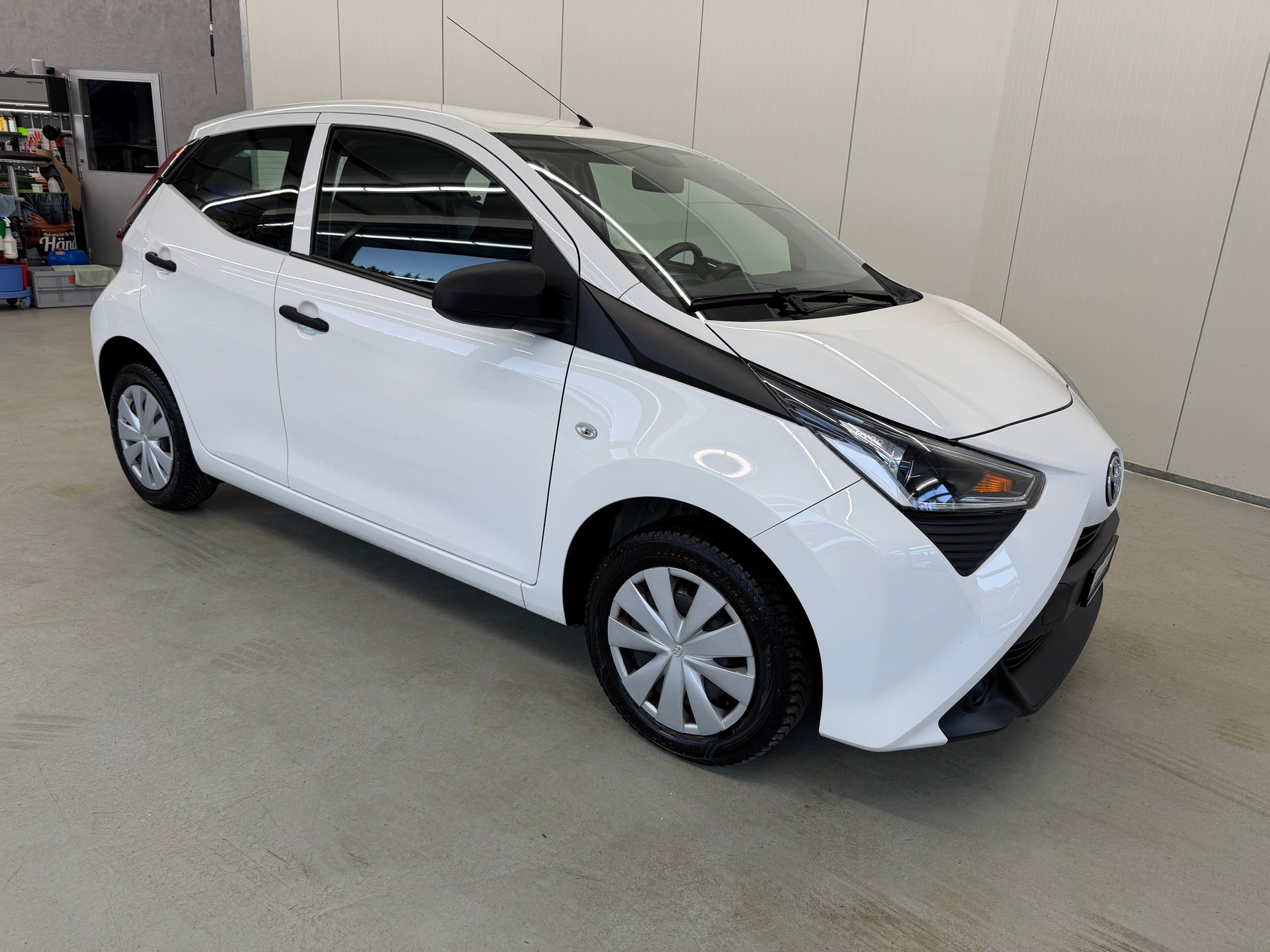 TOYOTA Aygo 1.0 VVT-i x-showroom-element-1