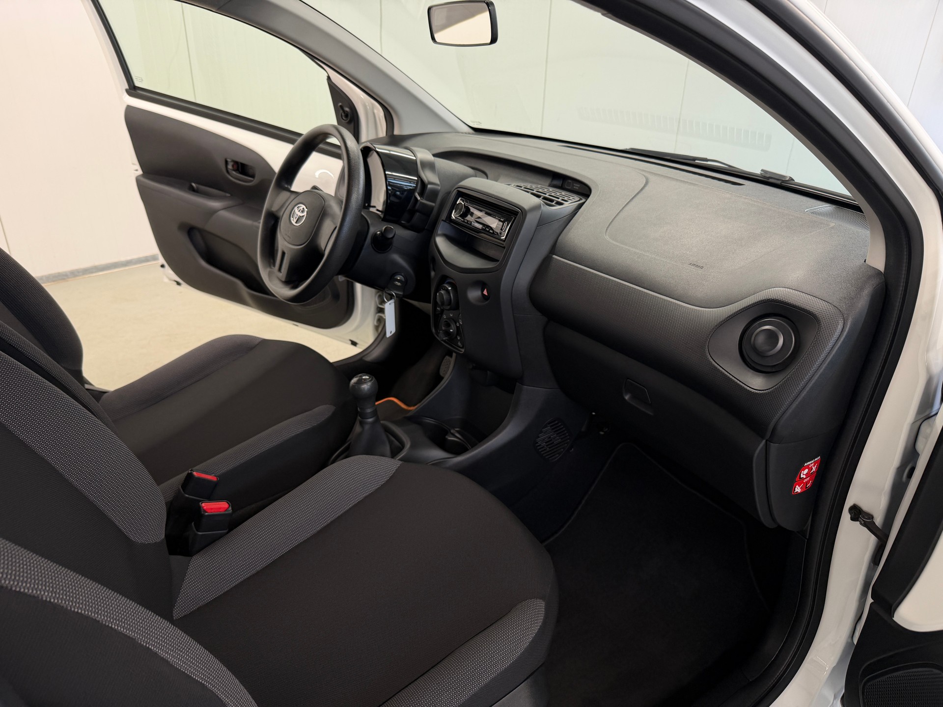 TOYOTA Aygo 1.0 VVT-i x-image-17