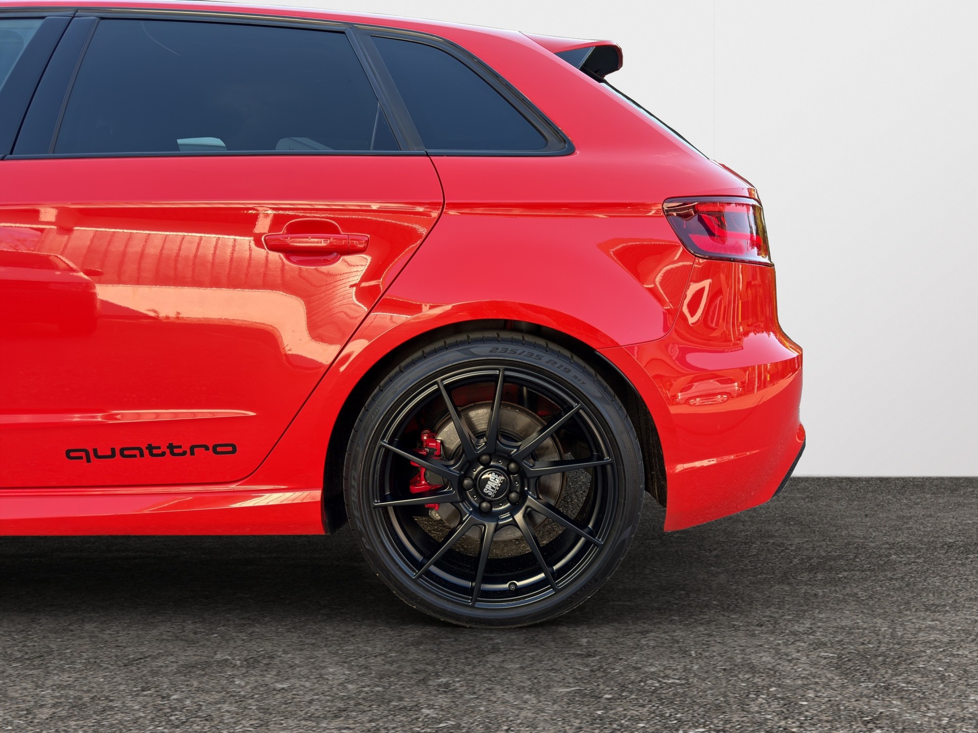 AUDI RS3 2.5 TSI quattro S-tronic-image-8