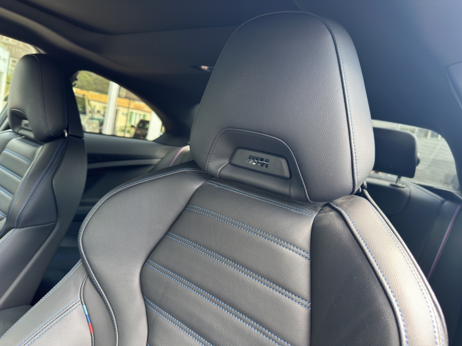 BMW M240i xDrive Steptronic-image-6