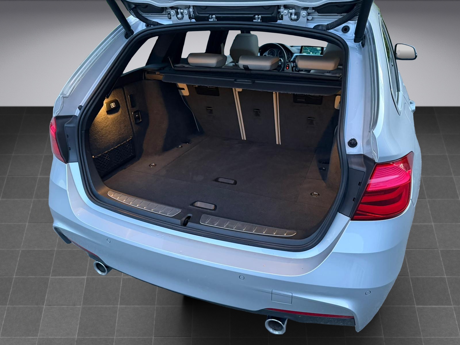 BMW 335d xDrive Touring M Sport Line Steptronic * Facelift * M Sport Paket *-image-22
