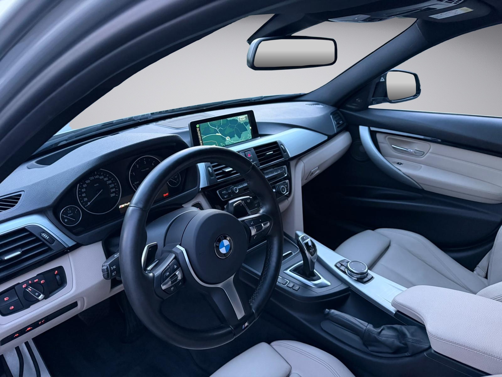 BMW 335d xDrive Touring M Sport Line Steptronic * Facelift * M Sport Paket *-image-8