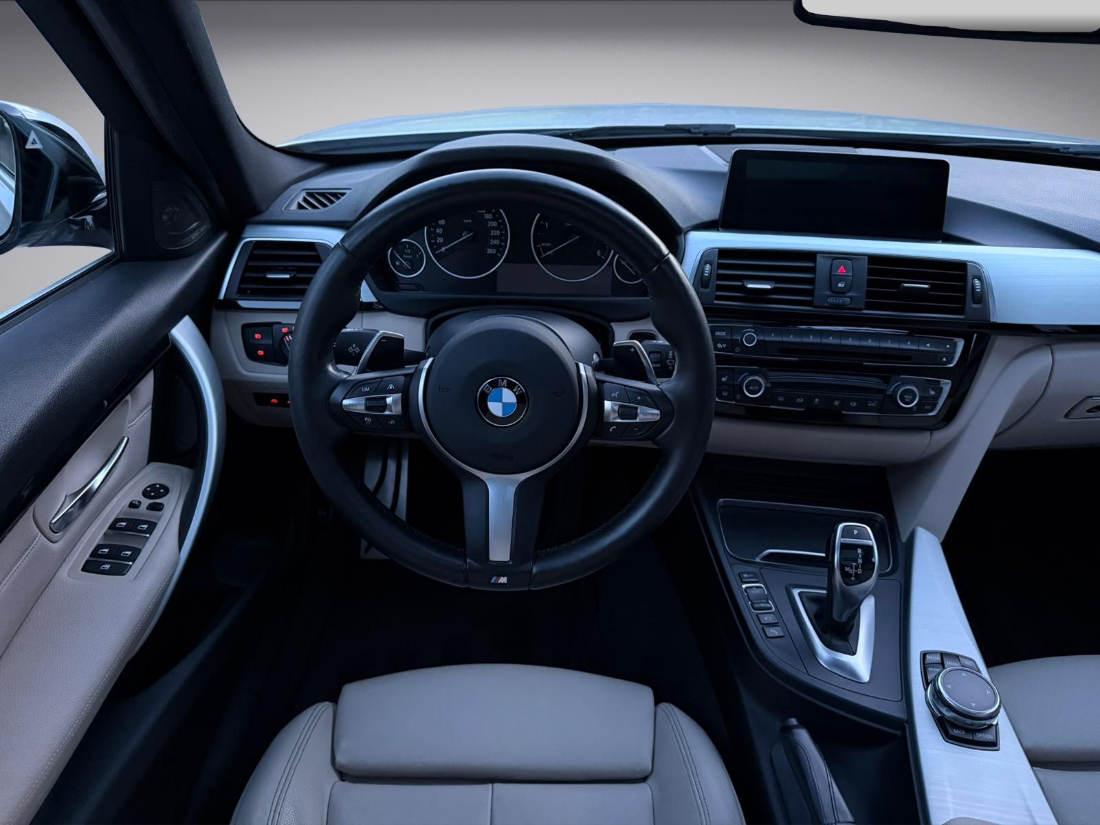 BMW 335d xDrive Touring M Sport Line Steptronic * Facelift * M Sport Paket *-image-7