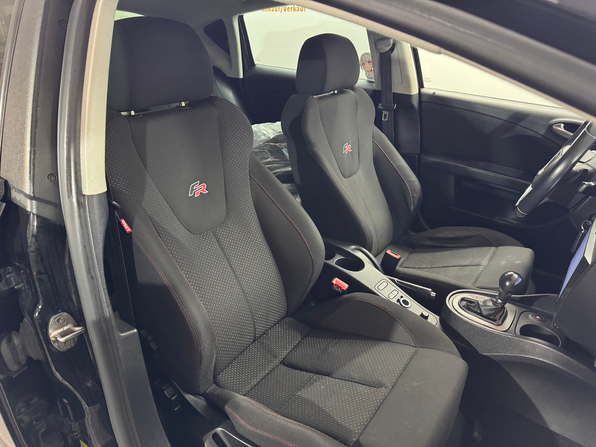 SEAT Leon 2.0 TSI FR DSG-image-9